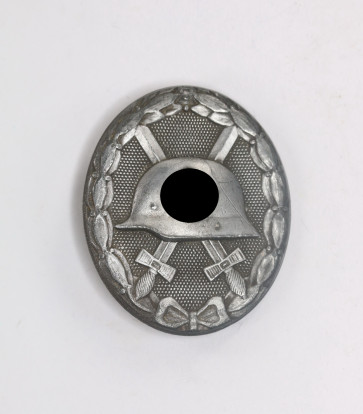 Verwundetenabzeichen in Silber 1939, Hst. 107 (Carl Wild, Hamburg) - Militaria-Berlin
