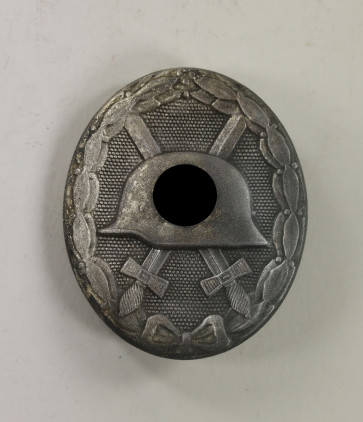 Verwundetenabzeichen in Silber 1939, Hst. 107 (Carl Wild, Hamburg) - Militaria-Berlin