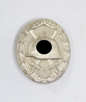 Verwundetenabzeichen in Silber 1939, Hst. 92 (Josef Ruckert & Sohn, Gablonz) - Militaria-Berlin