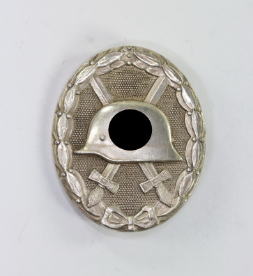 Verwundetenabzeichen in Silber, Hst. 30, breite Nadel (!) - Militaria-Berlin