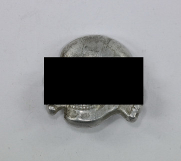  Waffen-SS, Totenkopf für die Schirmmütze, Hst, RZM M1/52, Aluminium - Militaria-Berlin