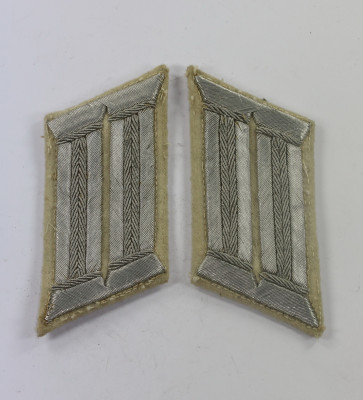 Wehrmacht Heer, Paar Kragenspiegel für einen Offizier der Infanterie, Ausführung für den Waffenrock - Militaria-Berlin