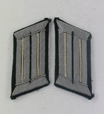 Wehrmacht Heer, Paar Kragenspiegel für einen Offizier der Infanterie (Waffenfarbe Weiß) - Militaria-Berlin