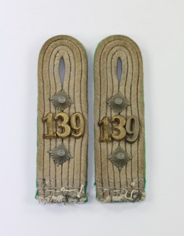 Wehrmacht Heer, Paar Schulterklappen Hauptmann Gebirgsjäger Regiment 139 - Militaria-Berlin