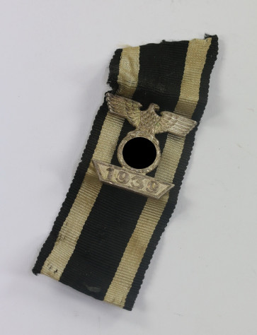 Wiederholungsspange 2. Klasse 1939, Prinzengröße, Wilhelm Deumer, Lüdenscheid, (Buntmetall) - Militaria-Berlin