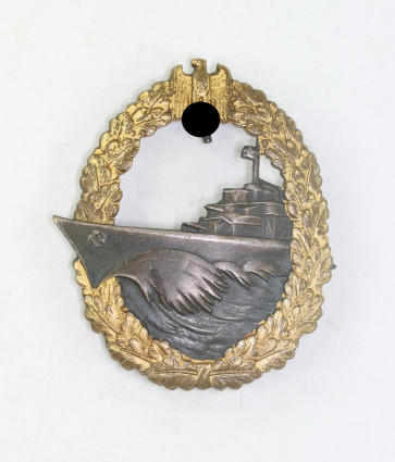 Zerstörerkriegsabzeichen, Hst. Schwerin Berlin 68 (Buntmetall) - Militaria-Berlin