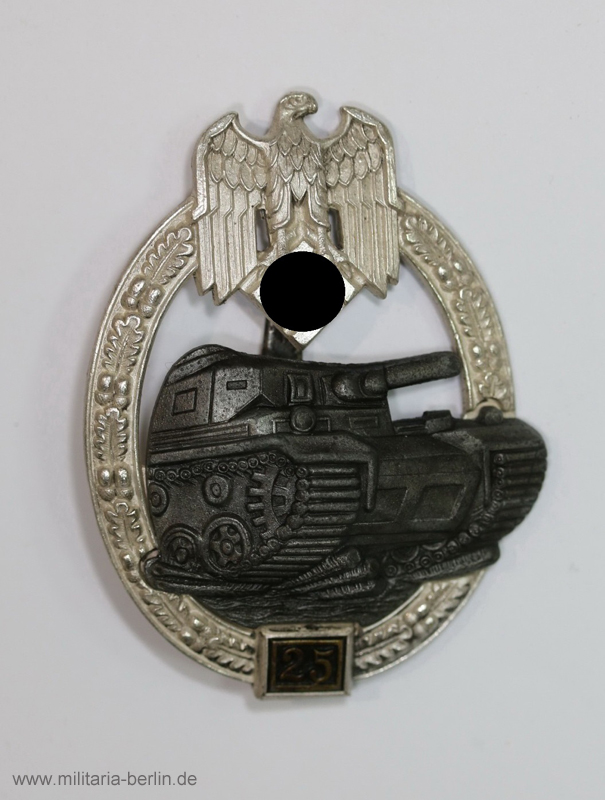 Panzerkampfabzeichen in Silber mit Einsatzzahl 25