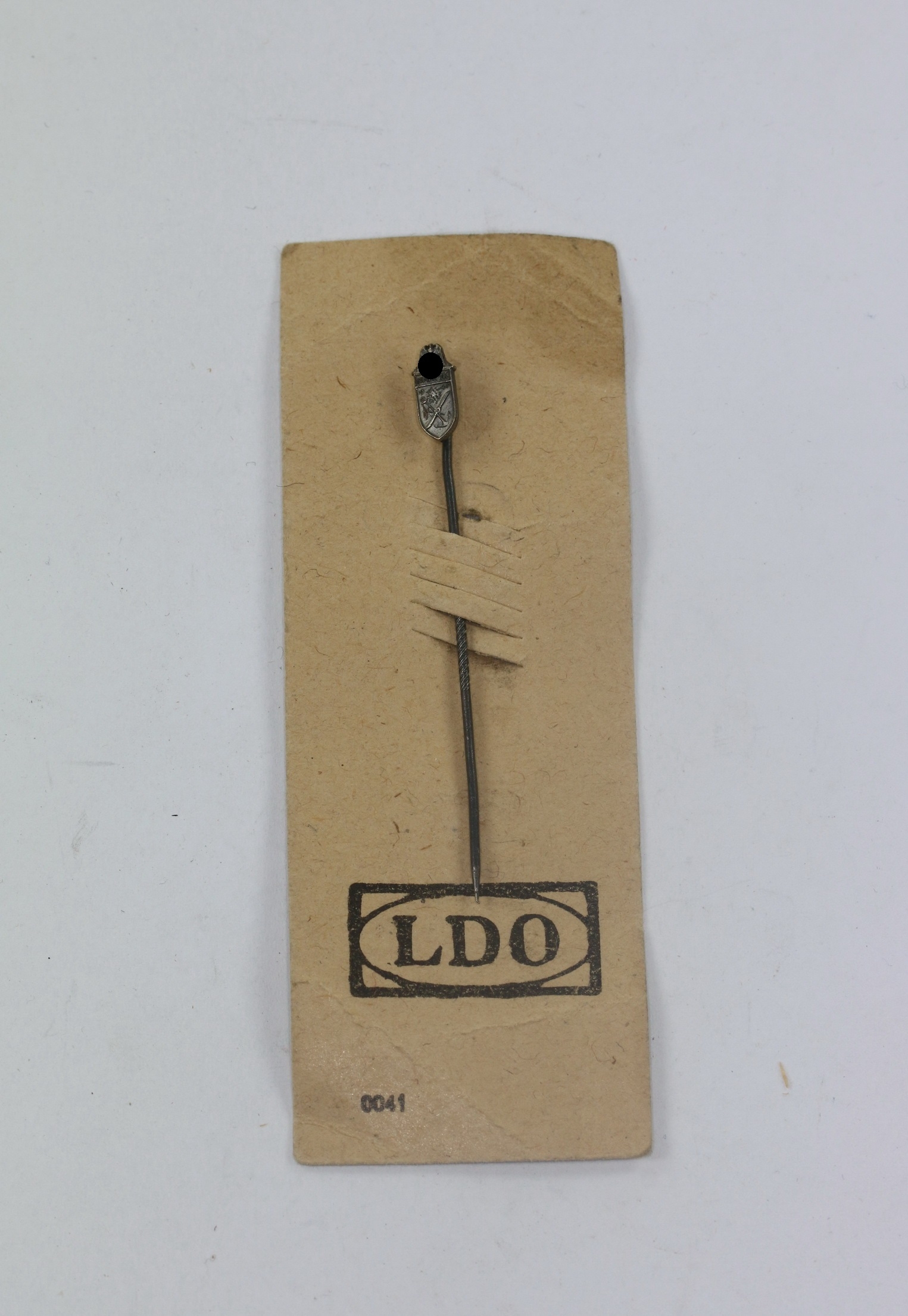 16 MM Miniatur Narvik Schild Heer / Luftwaffe auf LDO Steckkarte – Bild 1