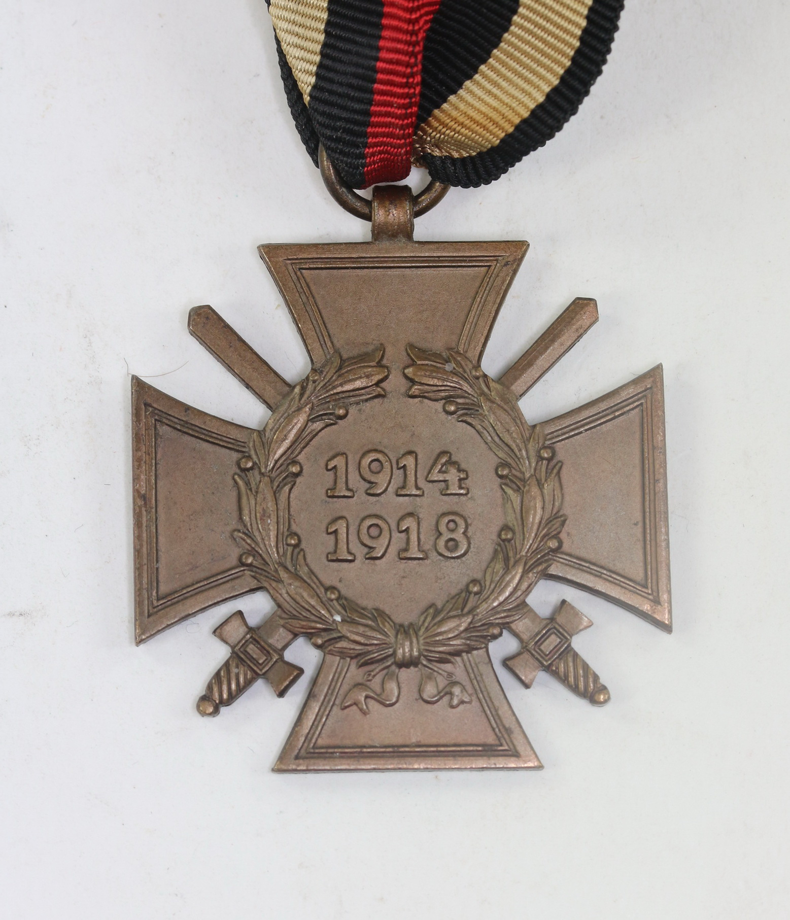 16_mm_miniatur_verwundetenabzeichen_in_schwarz_1918_1__3 Ehrenkreuz für Frontkämpfer, Hst. 39 R.V. Pforzheim – Bild 1