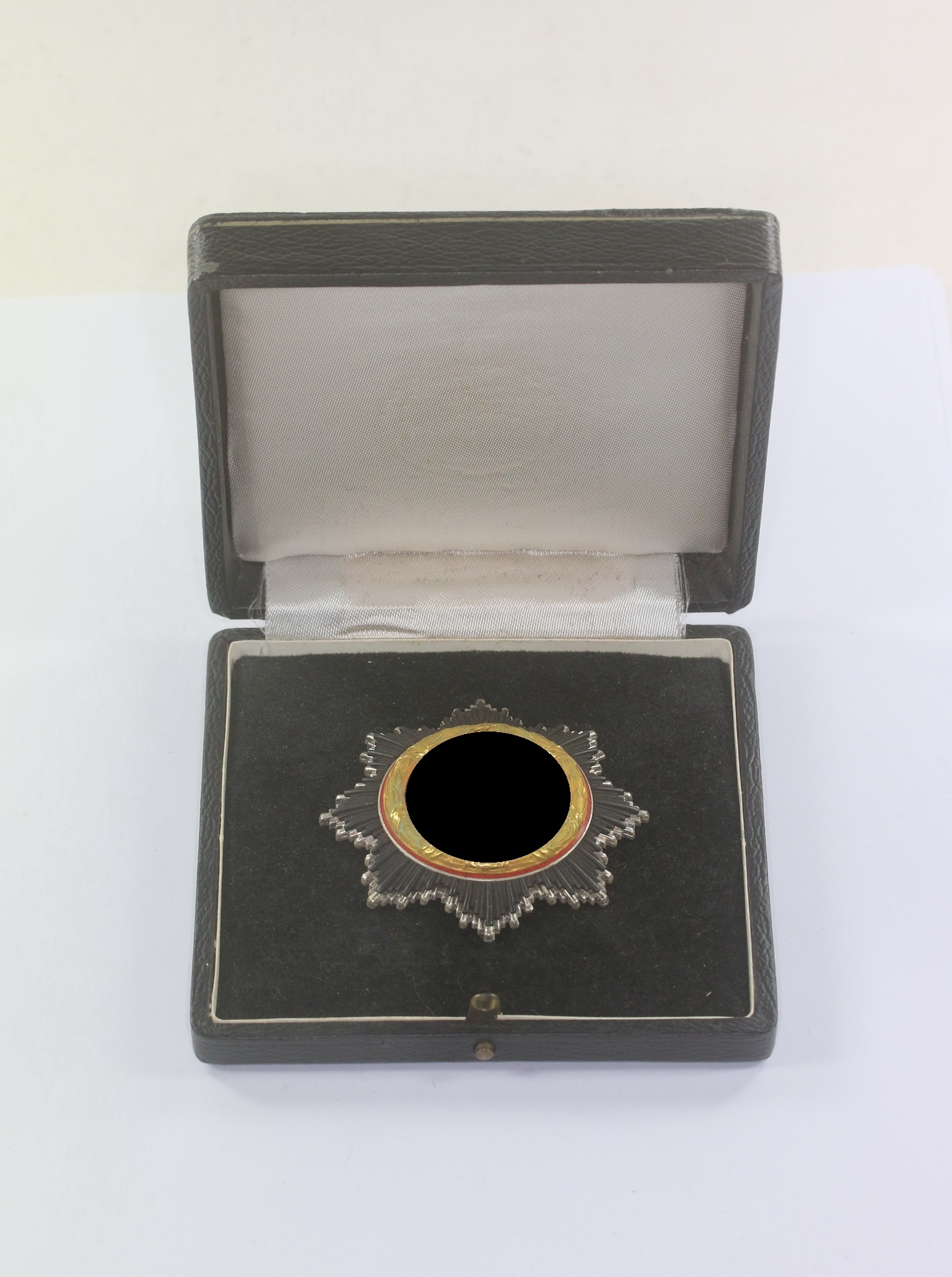 _deutsches_kreuz_in_gold_hst Deutsches Kreuz in Gold, Hst. 134, im Etui – Bild 1