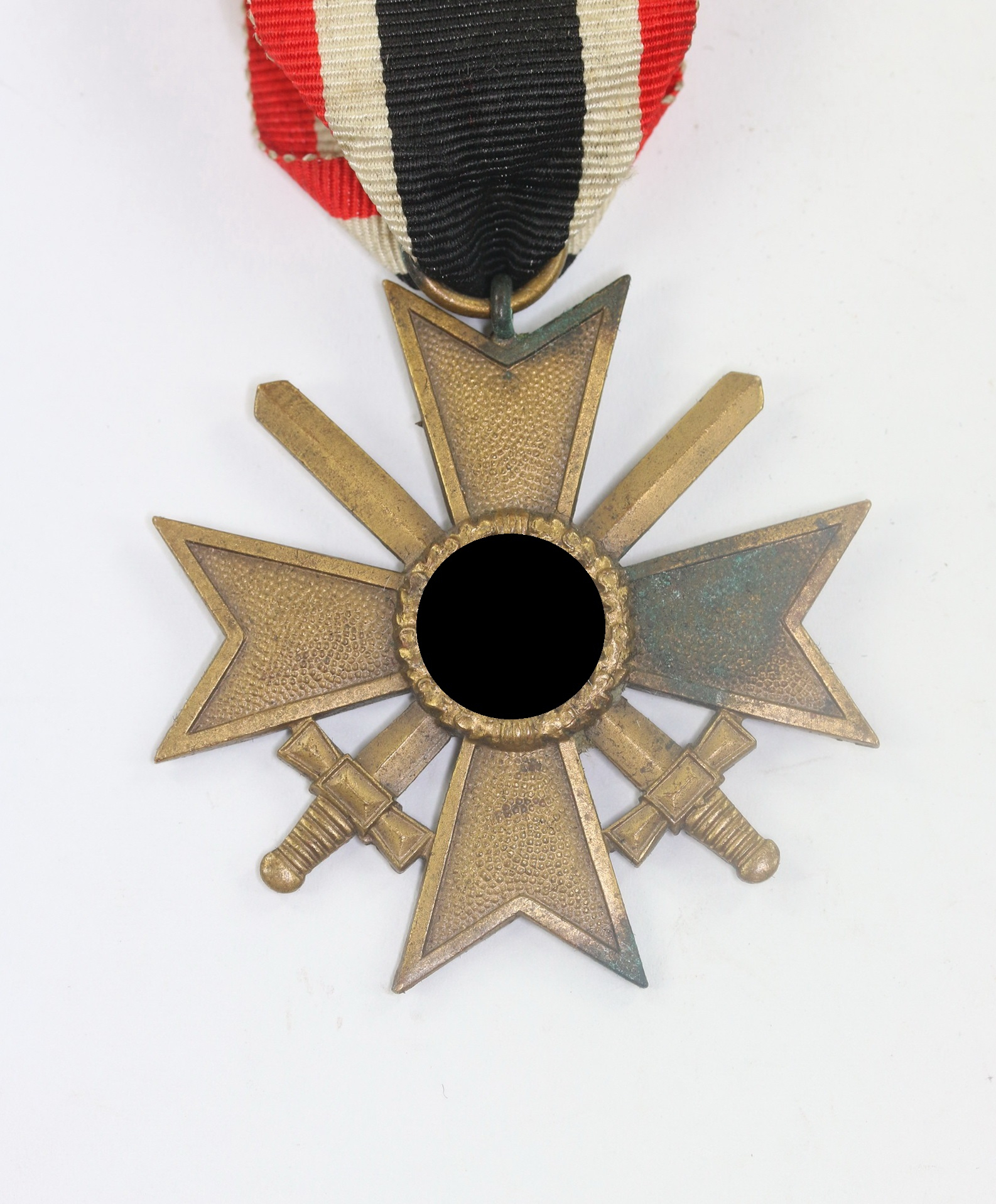  Kriegsverdienstkreuz 2. Klasse mit Schwertern, ohne Hersteller (Buntmetall) – Bild 1