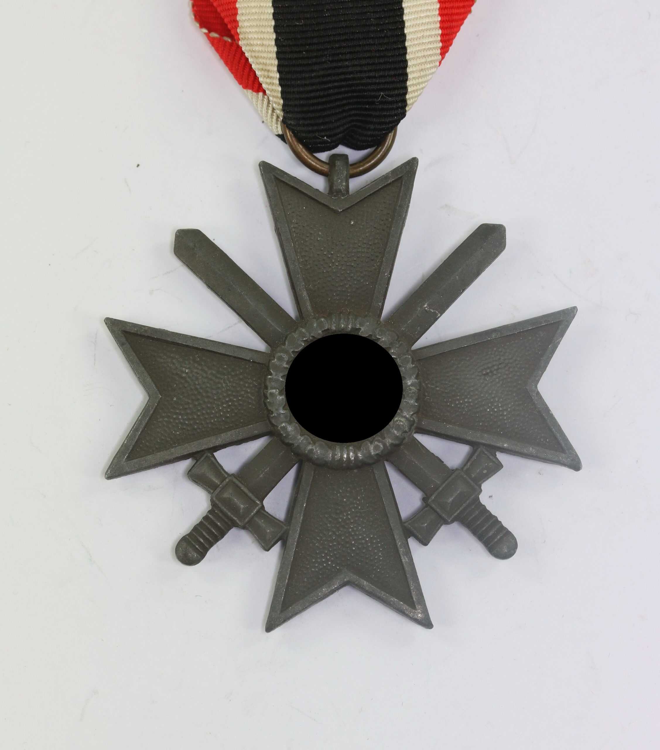  Kriegsverdienstkreuz 2. Klasse mit Schwertern, ohne Hersteller (Zink) – Bild 1