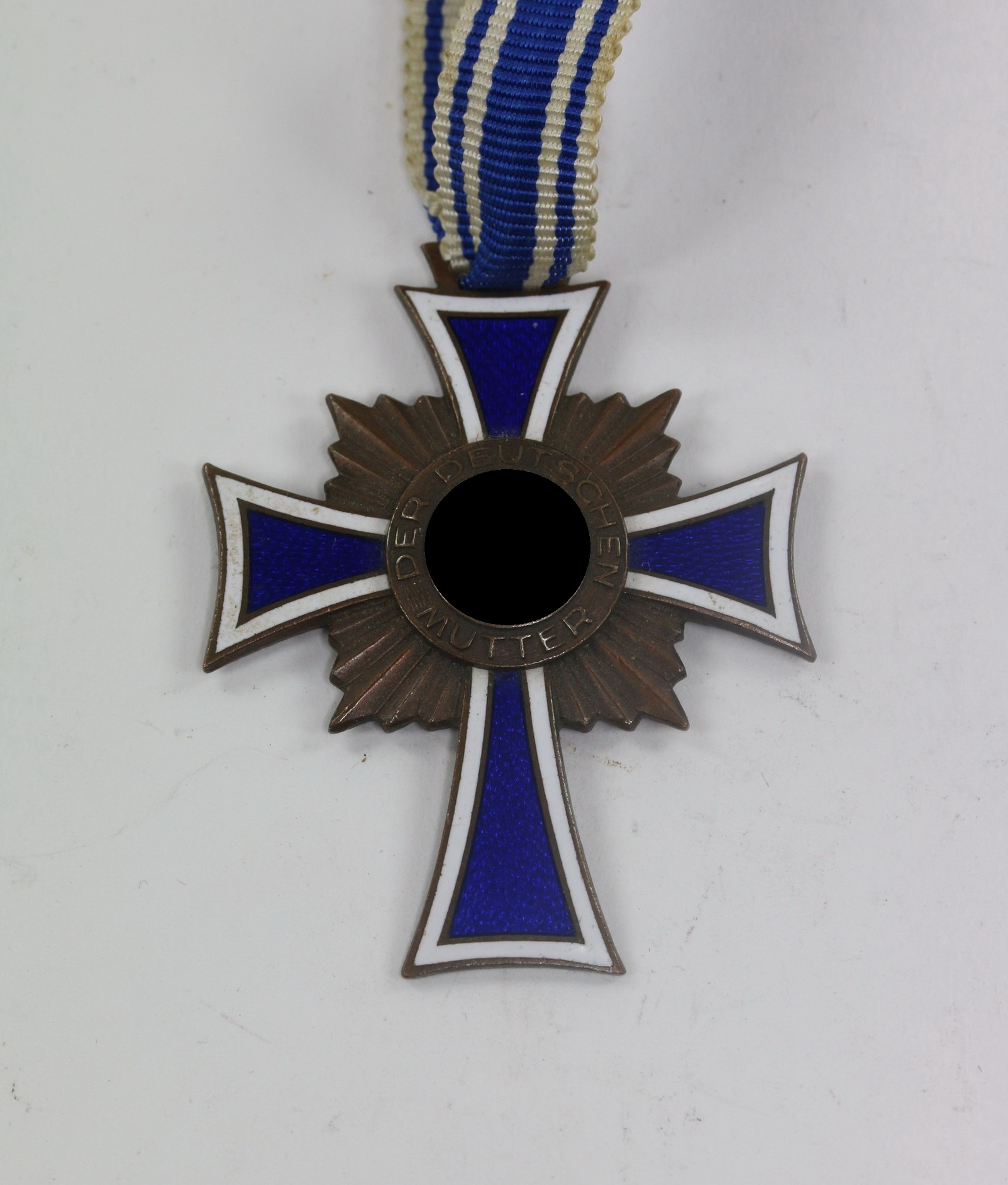  Mutterkreuz in Bronze, Ehrenkreuz der Deutschen Mutter – Bild 1