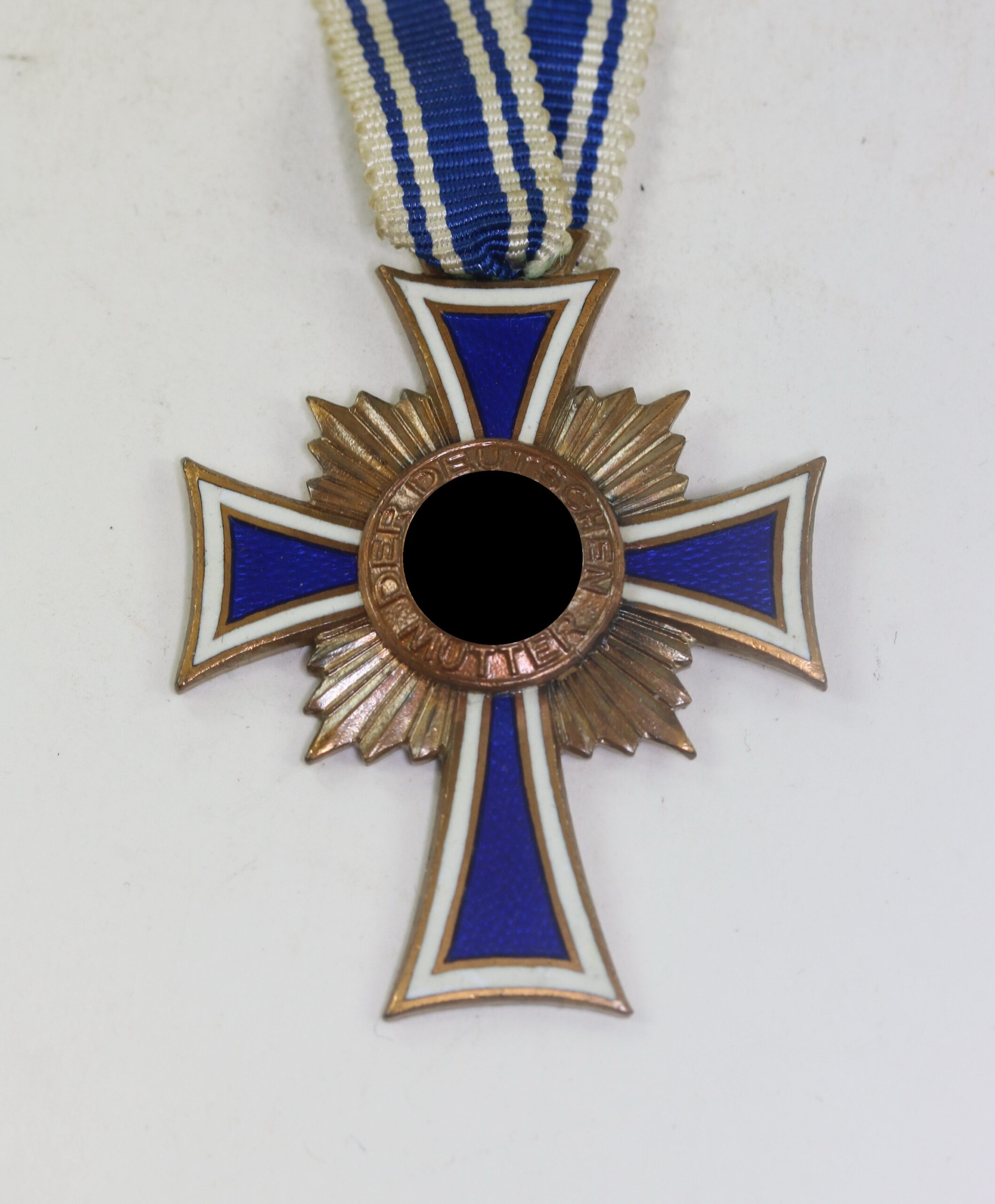  Mutterkreuz in Bronze, Ehrenkreuz der Deutschen Mutter – Bild 1