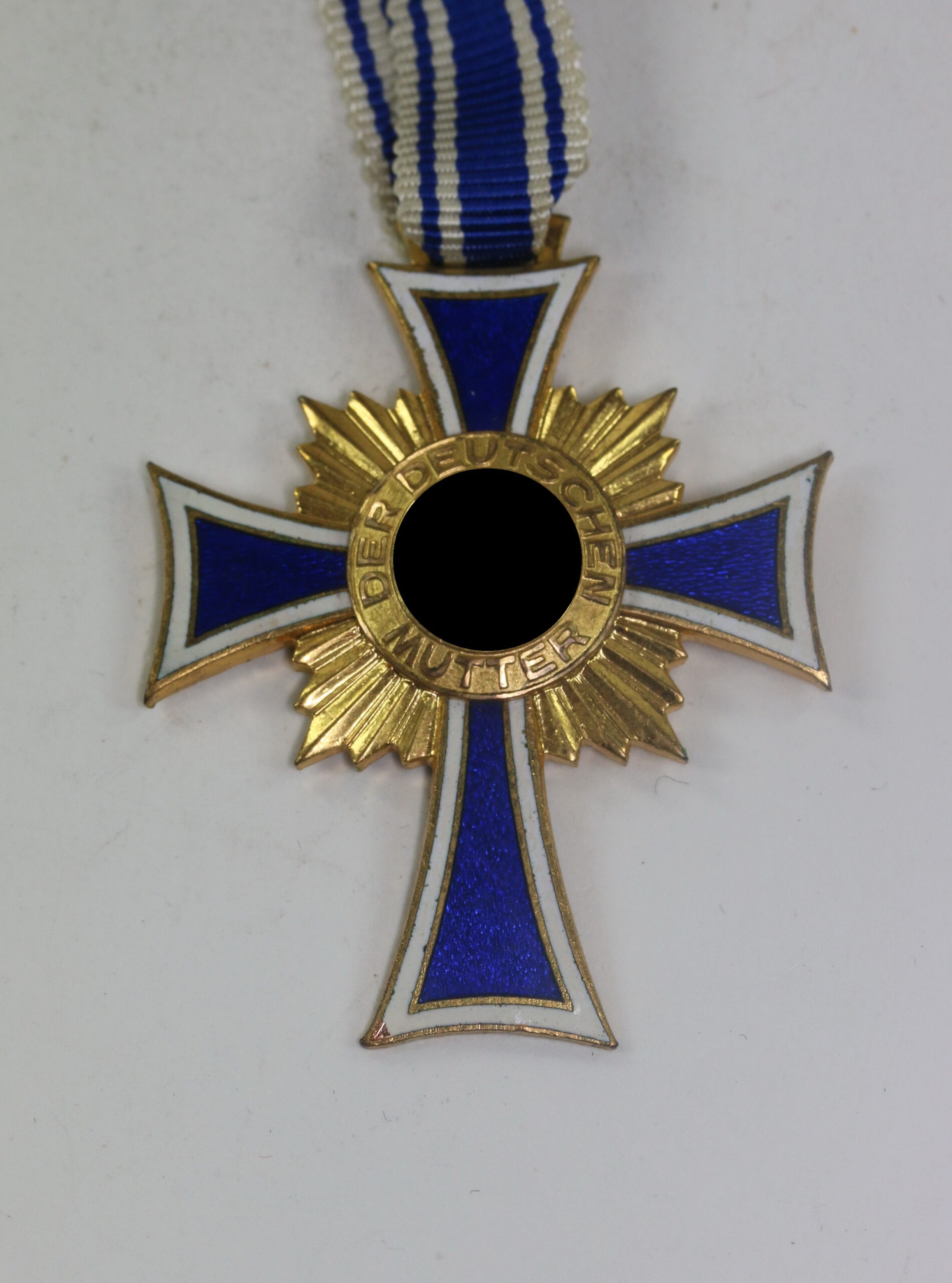  Mutterkreuz in Gold, Ehrenkreuz der Deutschen Mutter – Bild 1