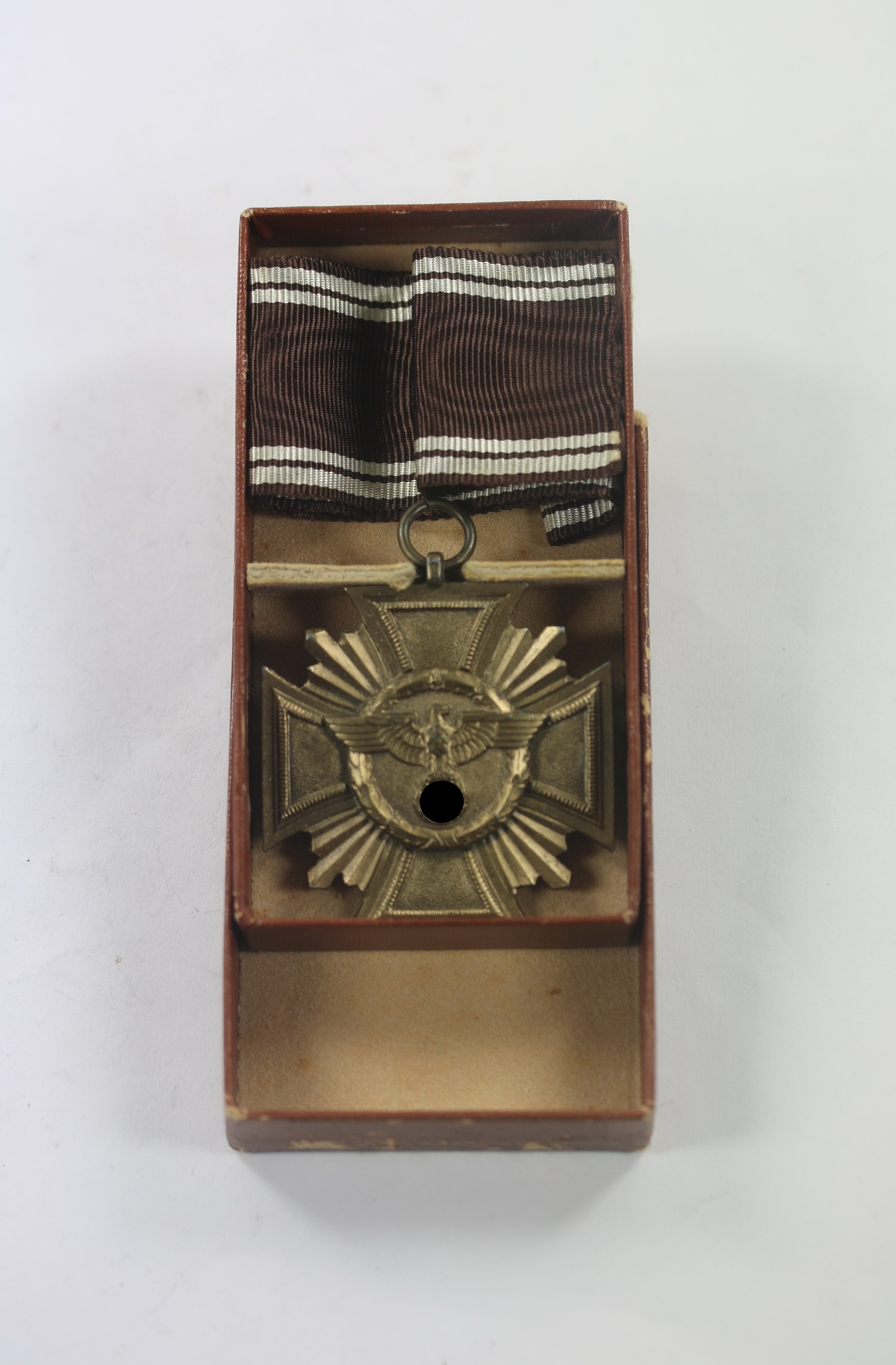 _nsdap_dienstauszeichnung_in_bronze_im_etui_rzm_m115_1__1 NSDAP Dienstauszeichnung in Bronze, im Etui RZM M1/15 – Bild 1