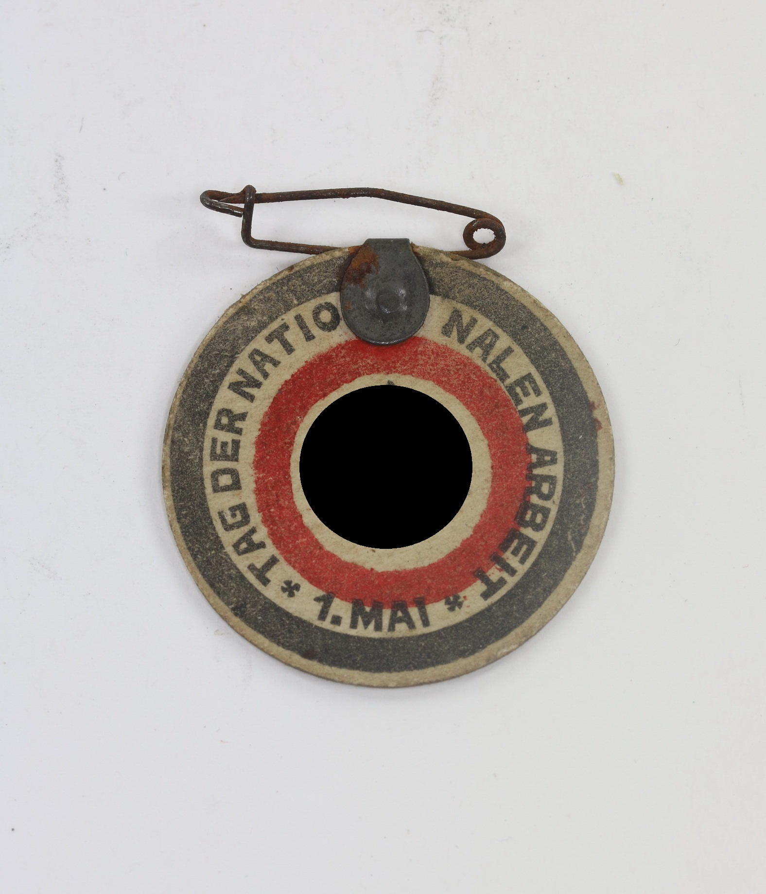 Abzeichen, Tag der nationalen Arbeit 1. Mai (Pappe) – Bild 1