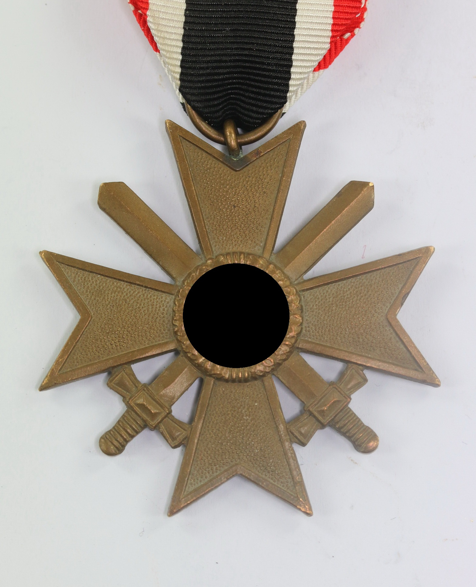 Kriegsverdienstkreuz 2. Klasse mit Schwertern, ohne Hersteller (Buntmetall) – Bild 1