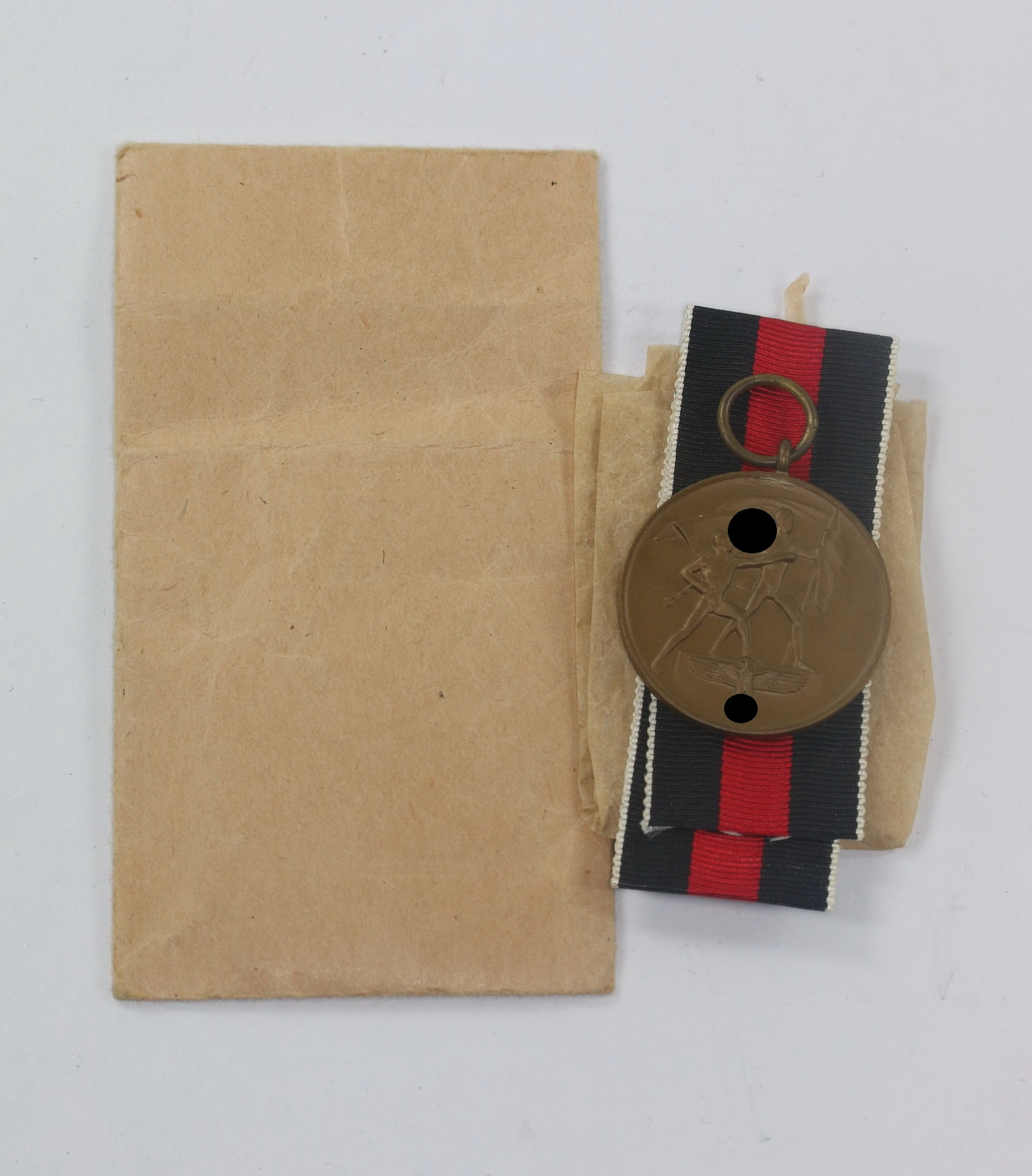  Anschlußmedaille Sudetenland, in Verkaufstüte Anton Markovsky´s  Sohn Gablonz a.N. – Bild 1