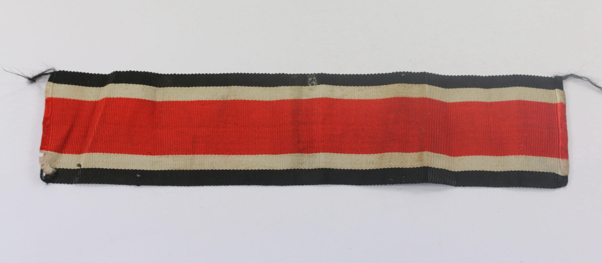 bandabschnitt_f_r_das_ritterkreuz_des_eisernen_kreuzes_2__2 Bandabschnitt für das Ritterkreuz des Eisernen Kreuzes – Bild 1