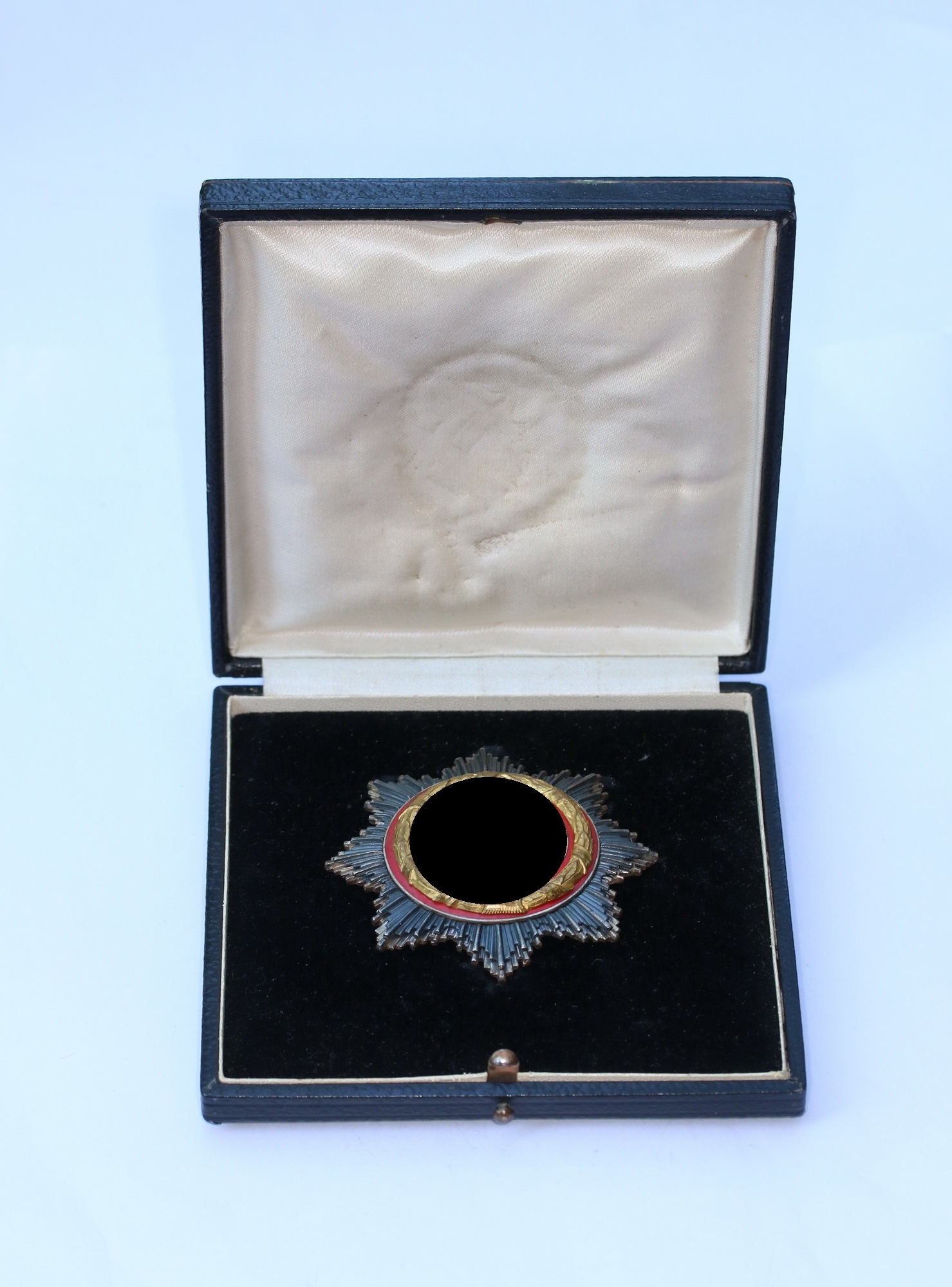 Deutsches Kreuz in Gold, Juncker (schwer) 5 Nieten, im frühen Etui, Hauptmann Fritz Merkl – Bild 1