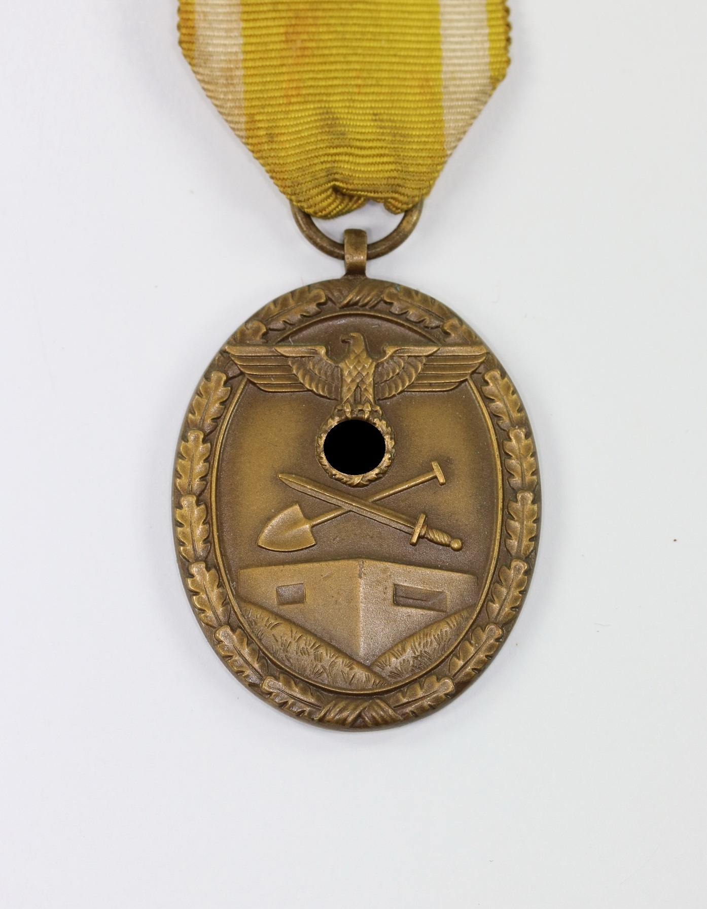 deutsches_schutzwall_ehrenzeichen_f_r_arbeit_zum_schutze_deutschlands_1__1_1 Deutsches Schutzwall Ehrenzeichen, "Für Arbeit zum Schutze Deutschlands" – Bild 1