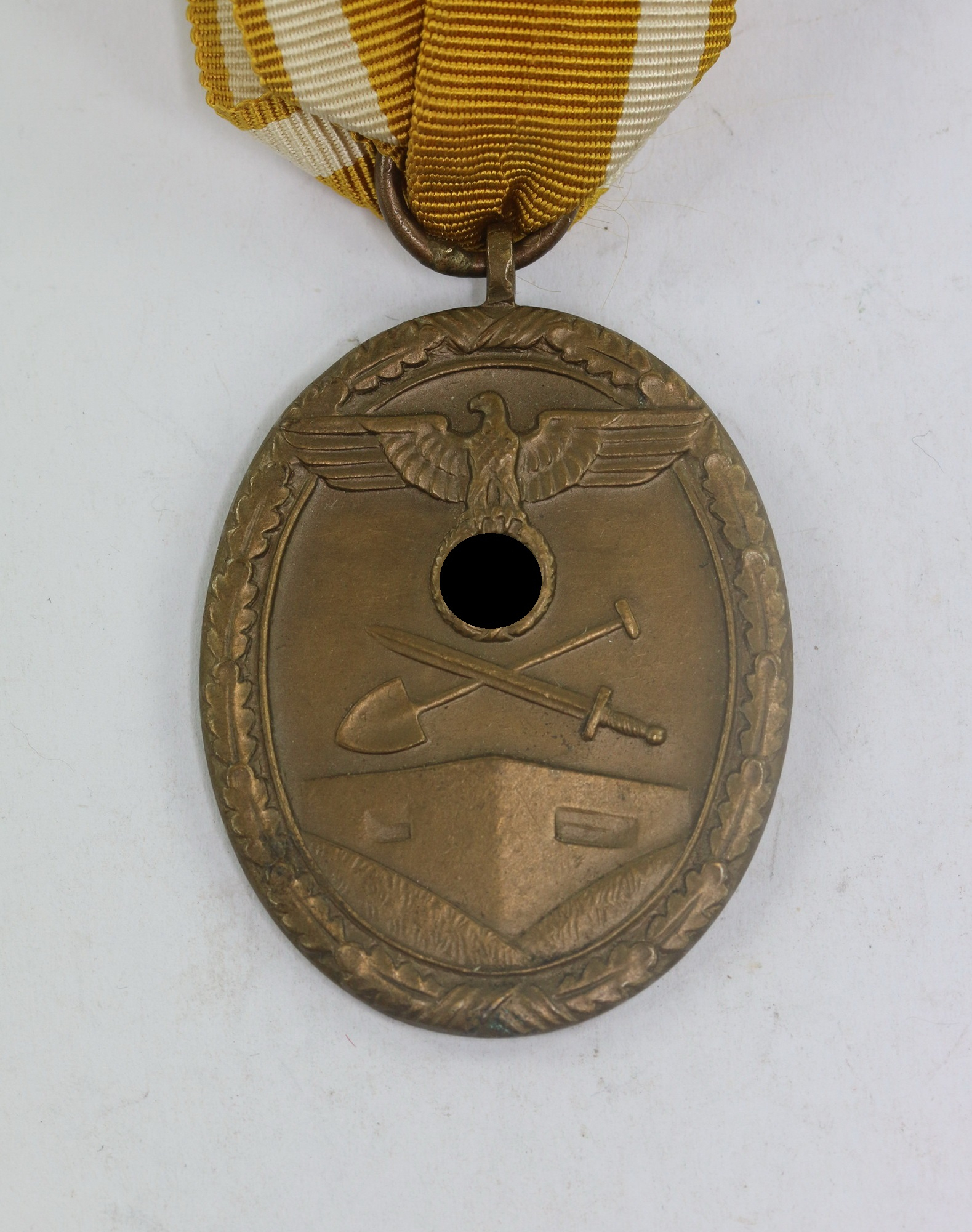 deutsches_schutzwallehrenzeichen_buntmetall_1__7 Deutsches Schutzwall-Ehrenzeichen, Buntmetall – Bild 1