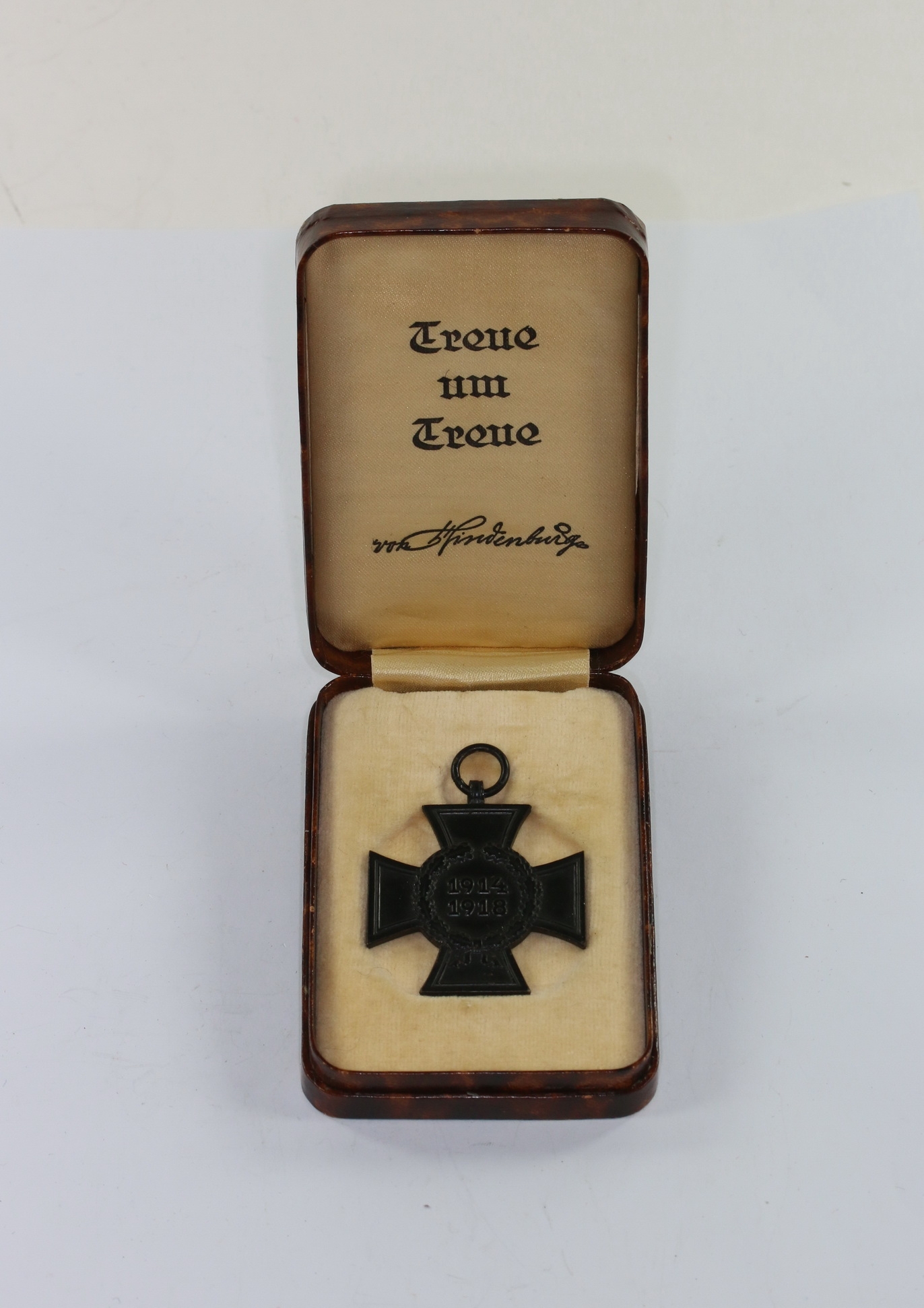 ehrenkreuz_f_r_hinterbliebende_im_etui__treue_um_treue_1_ Ehrenkreuz für Hinterbliebende, im Etui - Treue um Treue – Bild 1
