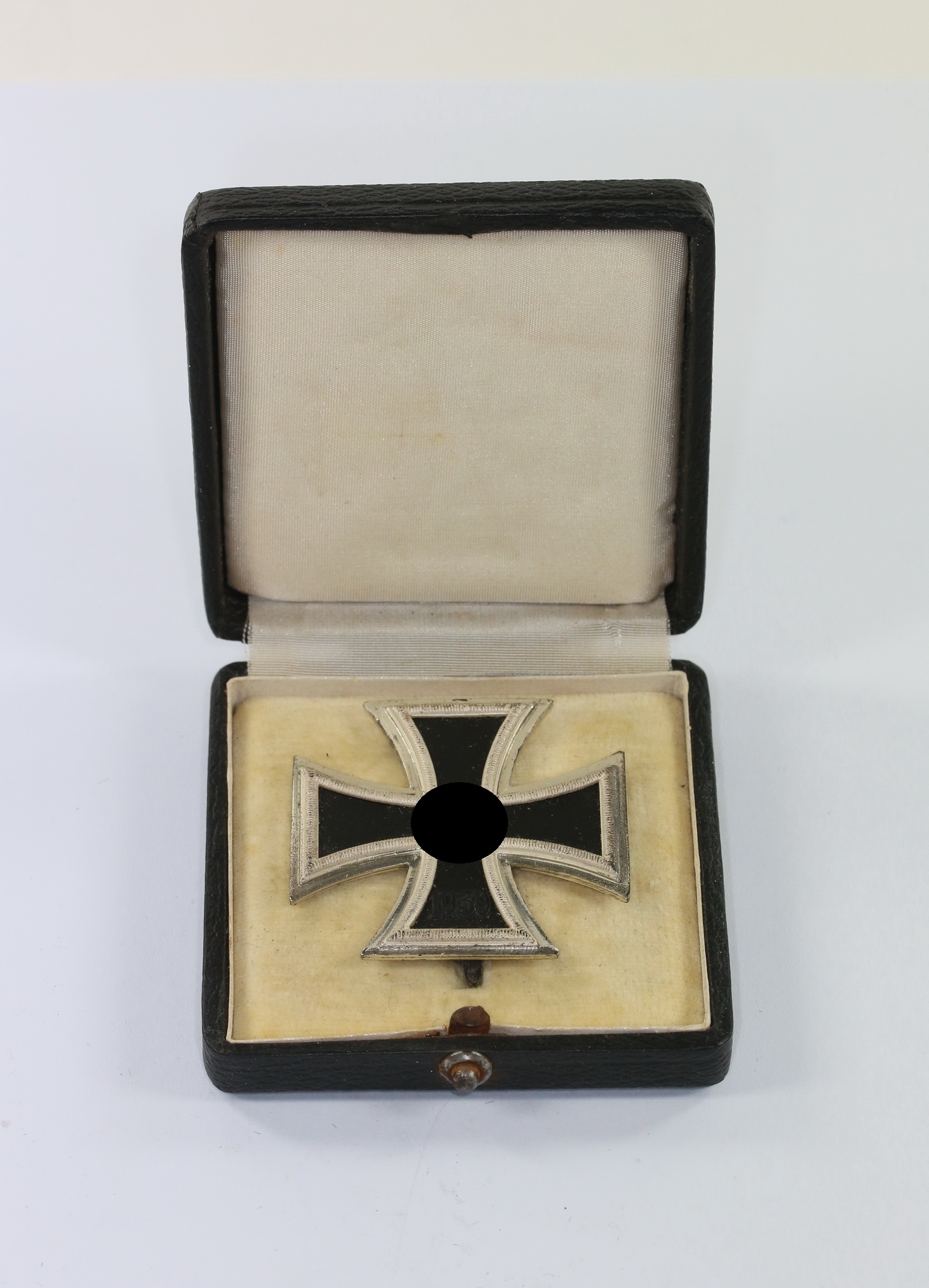 Eisernes Kreuz 1. Klasse 1939, Hst. 20, im Etui – Bild 1
