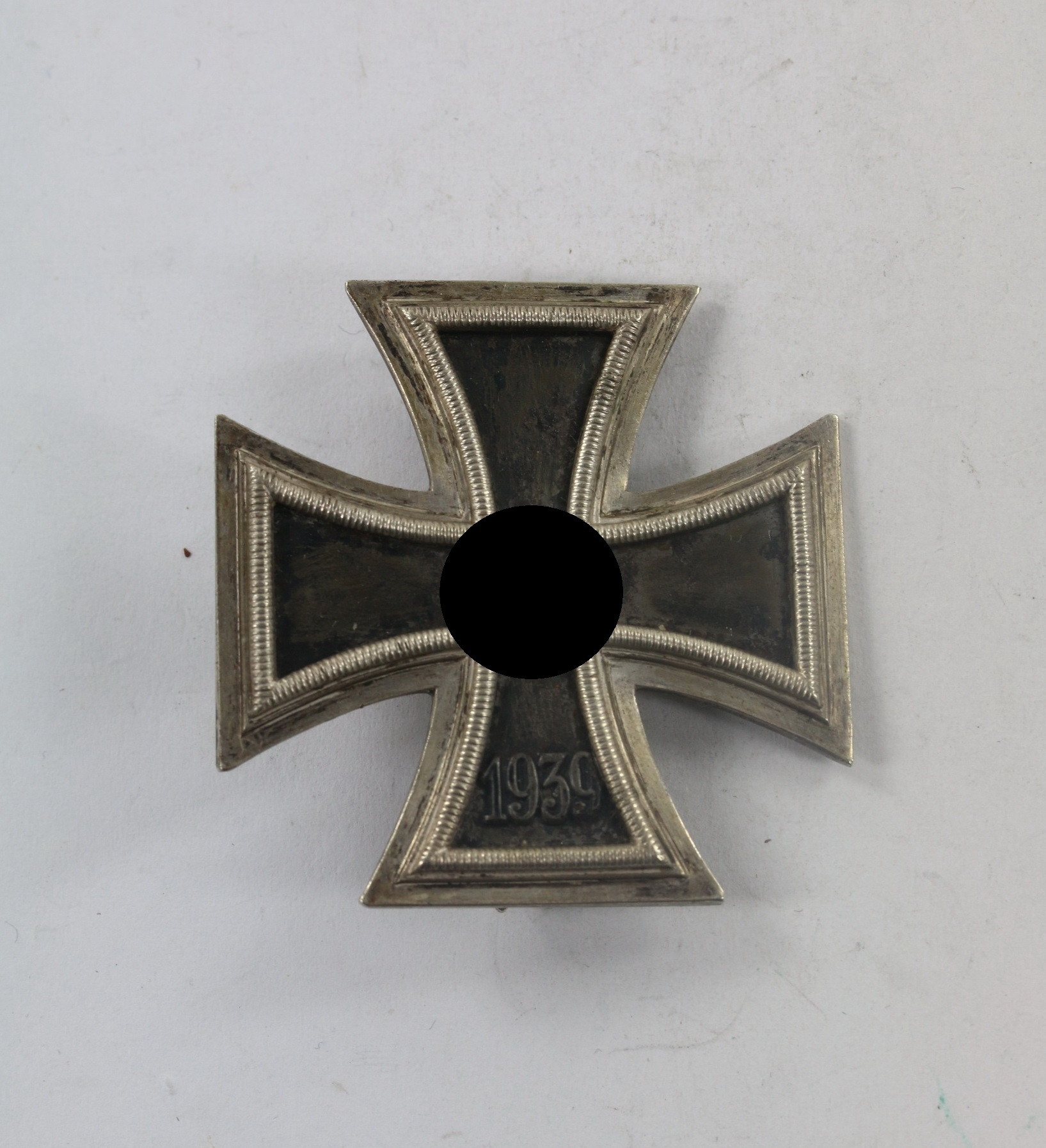  Eisernes Kreuz 1. Klasse 1939, Hst. 26 (B.H. Mayer, Pforzheim) – Bild 1