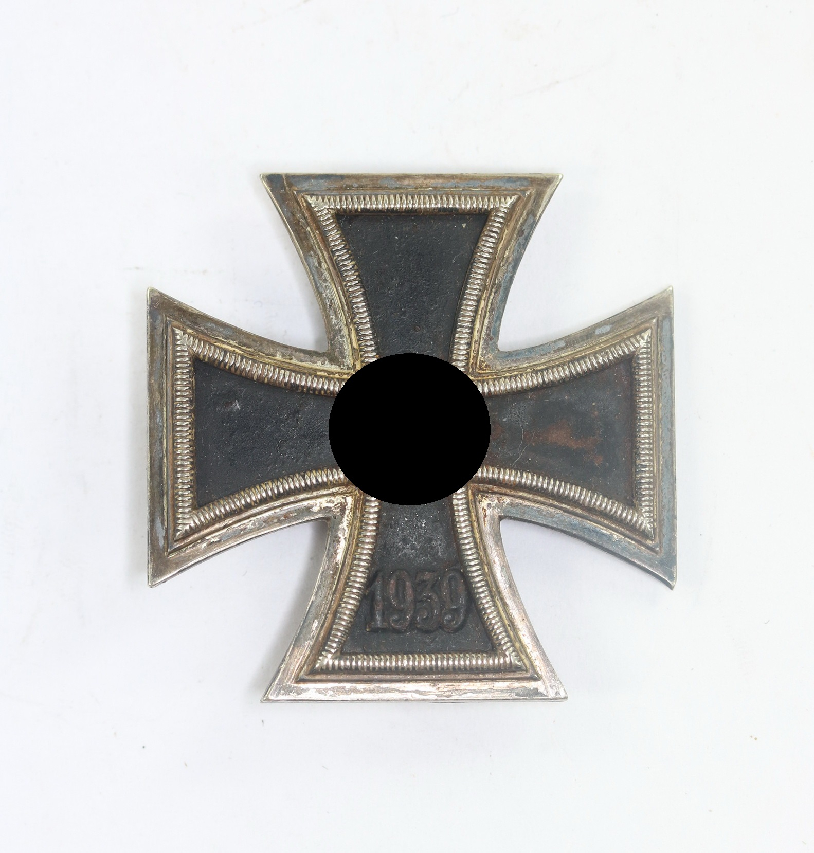 Eisernes Kreuz 1. Klasse 1939, Hst. 26 (B.H. Mayer, Pforzheim) – Bild 1