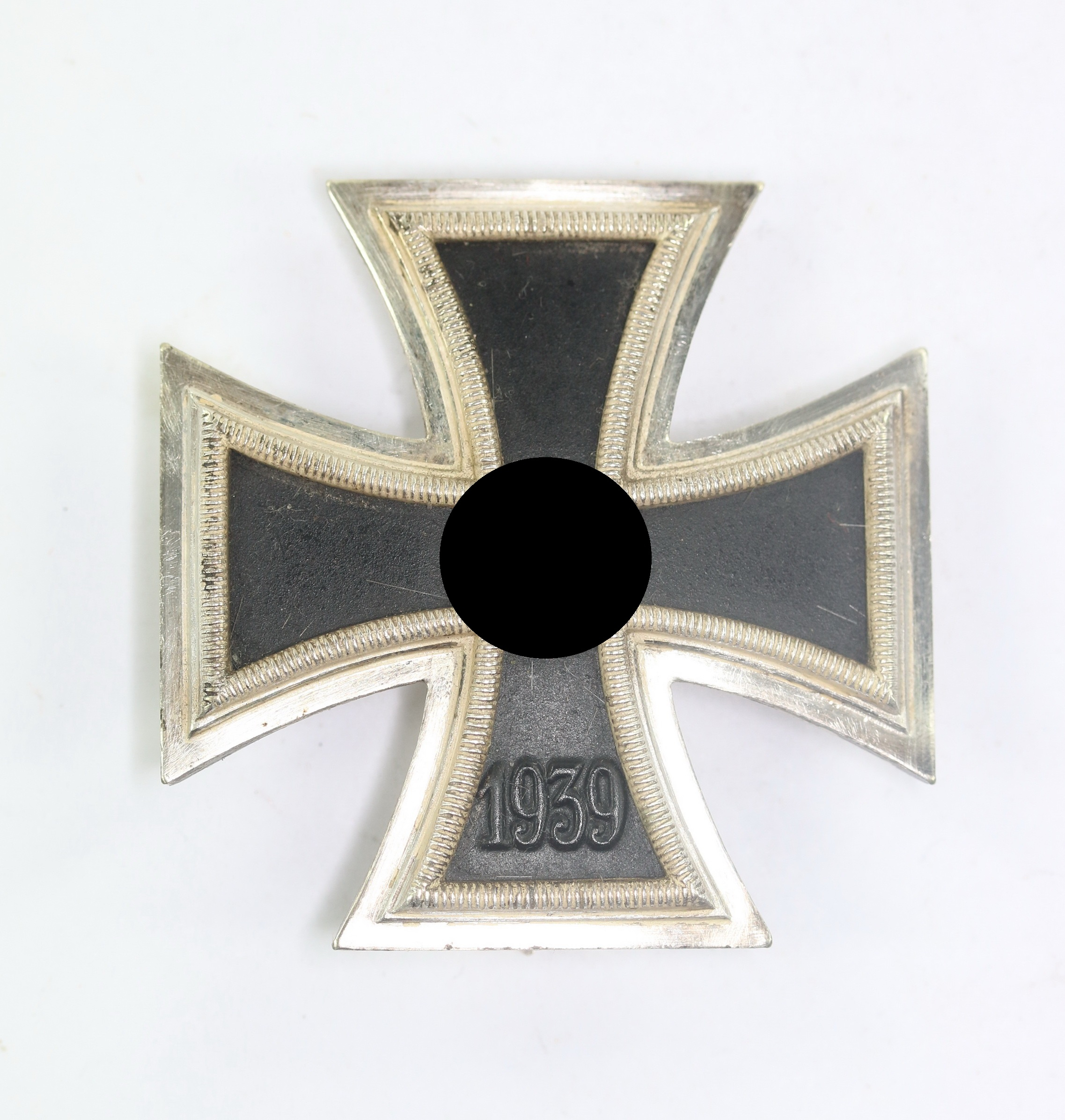 Eisernes Kreuz 1. Klasse 1939, Hst. 26 (B.H, Mayer, Pforzheim) – Bild 1