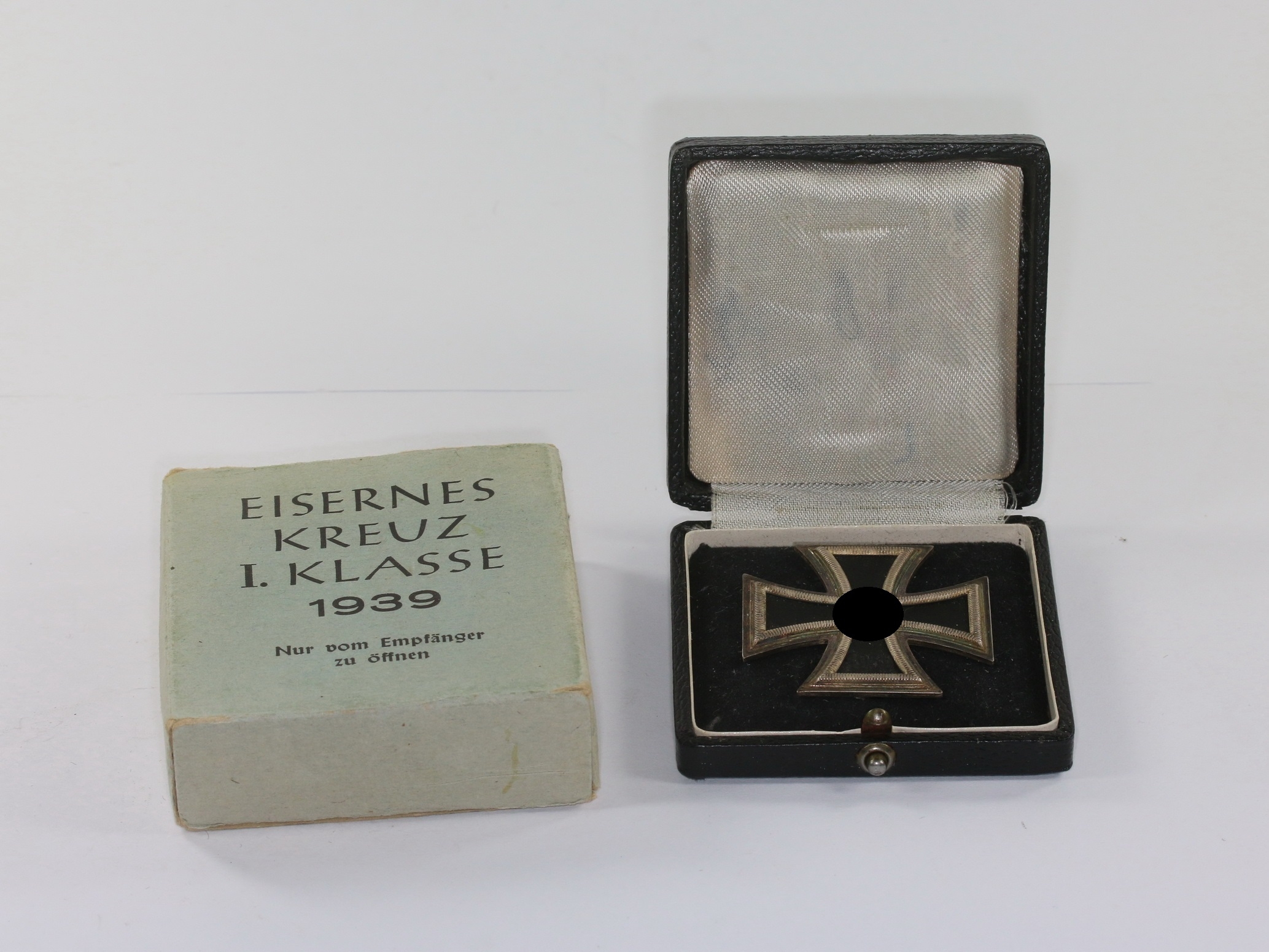 eisernes_kreuz_1 Eisernes Kreuz 1. Klasse 1939, Hst. 6., im Etui mit schwarzen Inlet un Umkarton, Fritz Zimmermann Ordensfabrik Stuttgart – Bild 1
