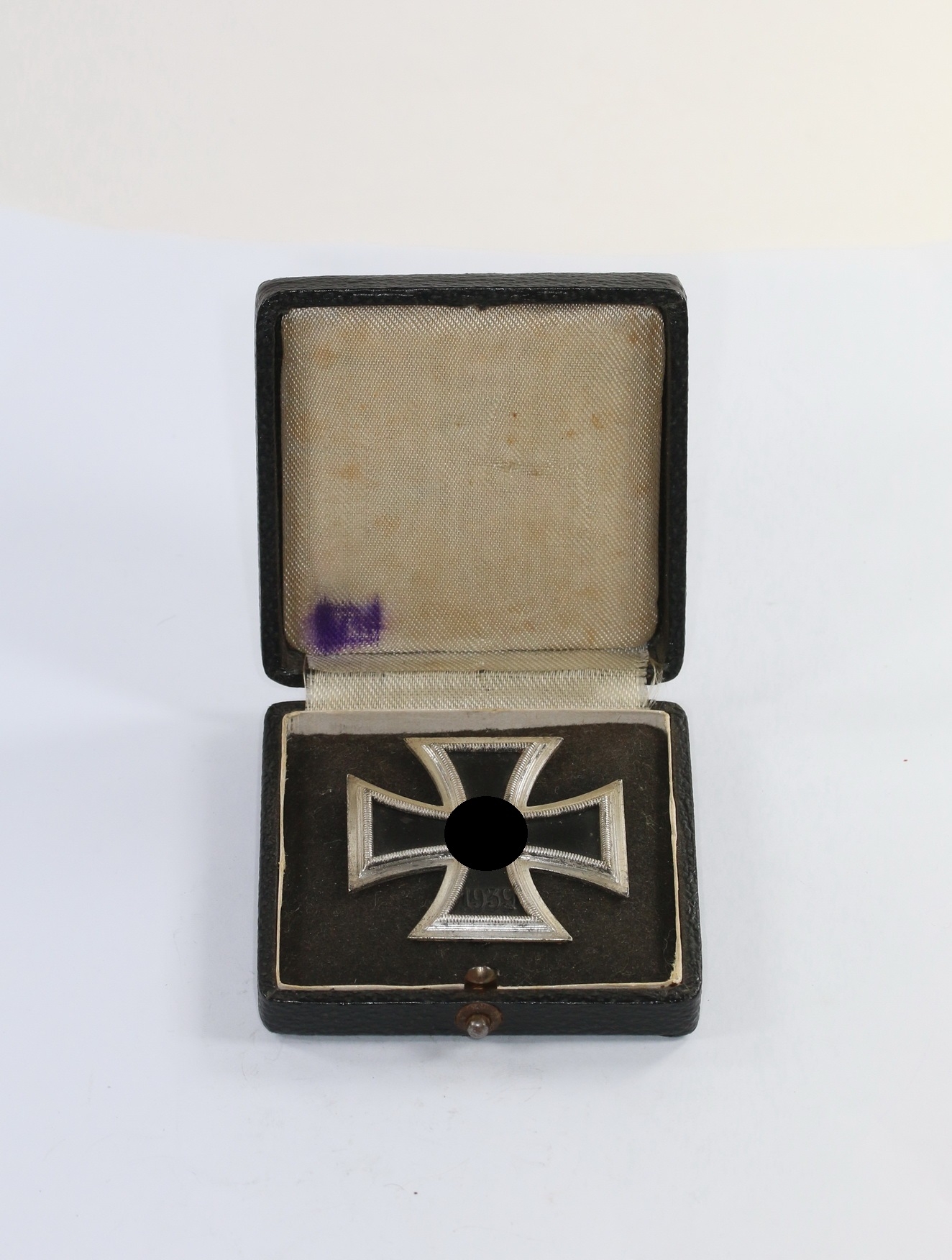 eisernes_kreuz_1 Eisernes Kreuz 1. Klasse 1939, Hst. L/11, im LDO Etui L/11 – Bild 1