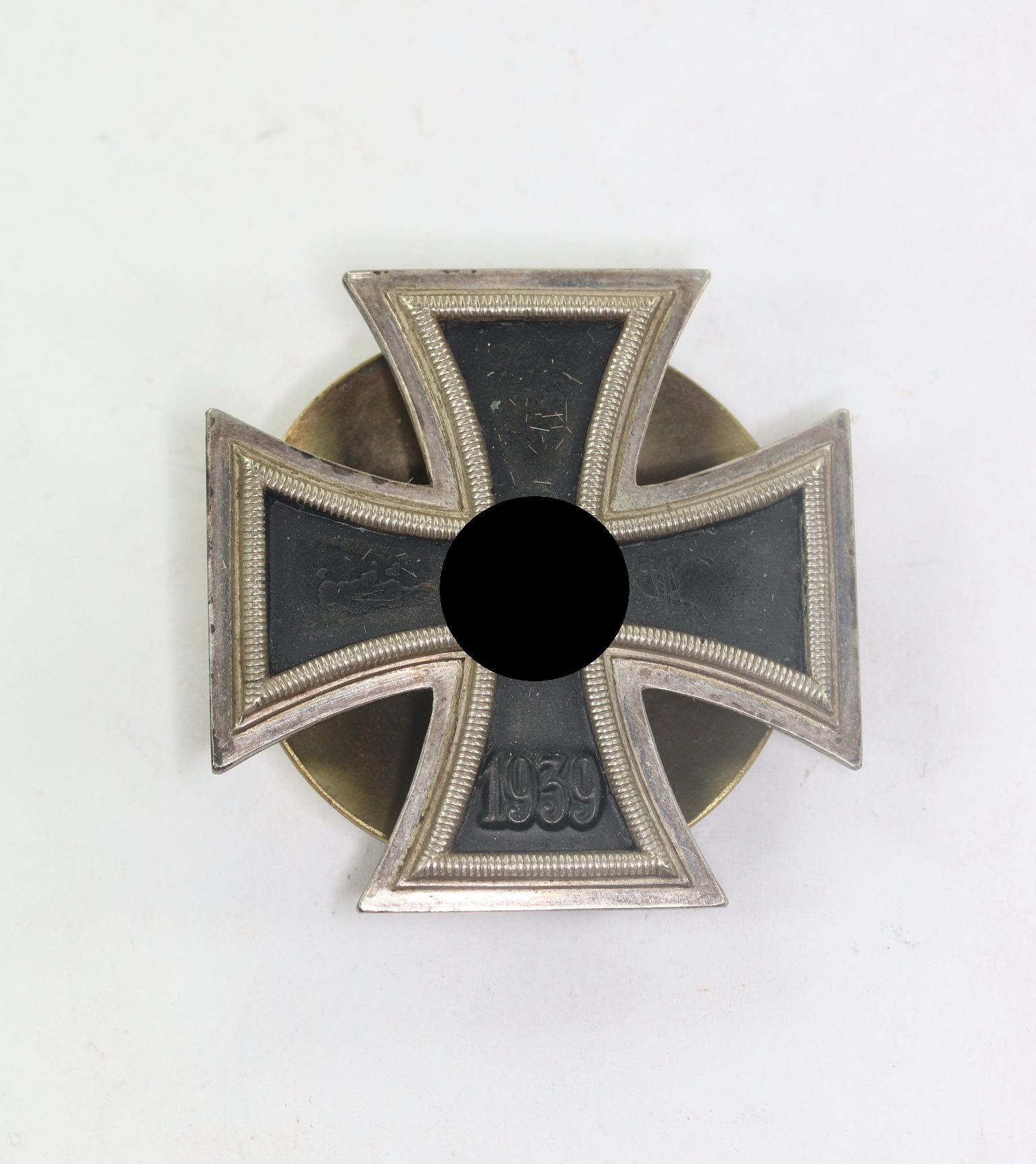 Eisernes Kreuz 1. Klasse 1939, Hst. L/18, an Schraubscheibe – Bild 1