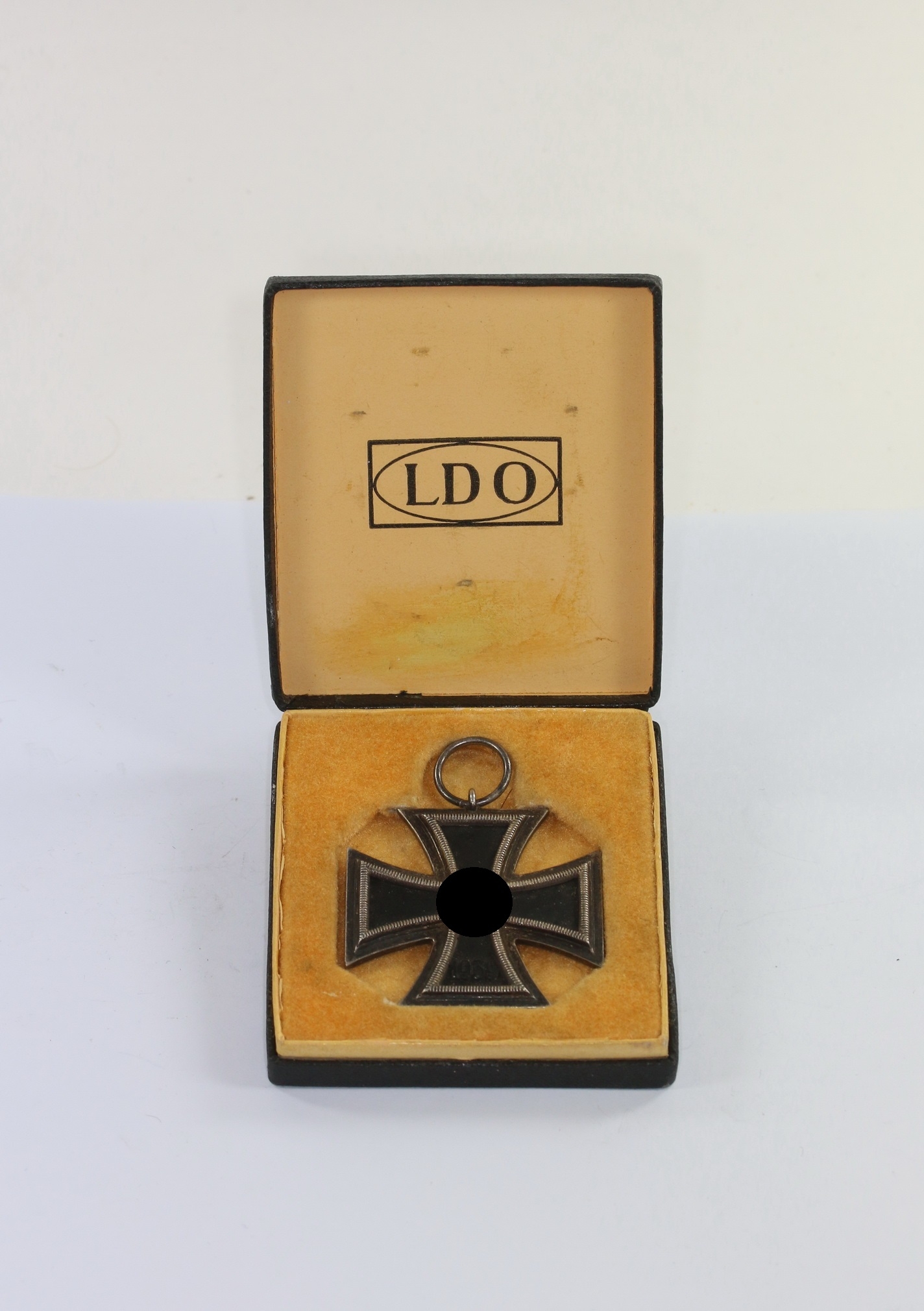 eisernes_kreuz_2 Eisernes Kreuz 2. Klasse 1939, Deschler, im LDO Etui L/10 – Bild 1