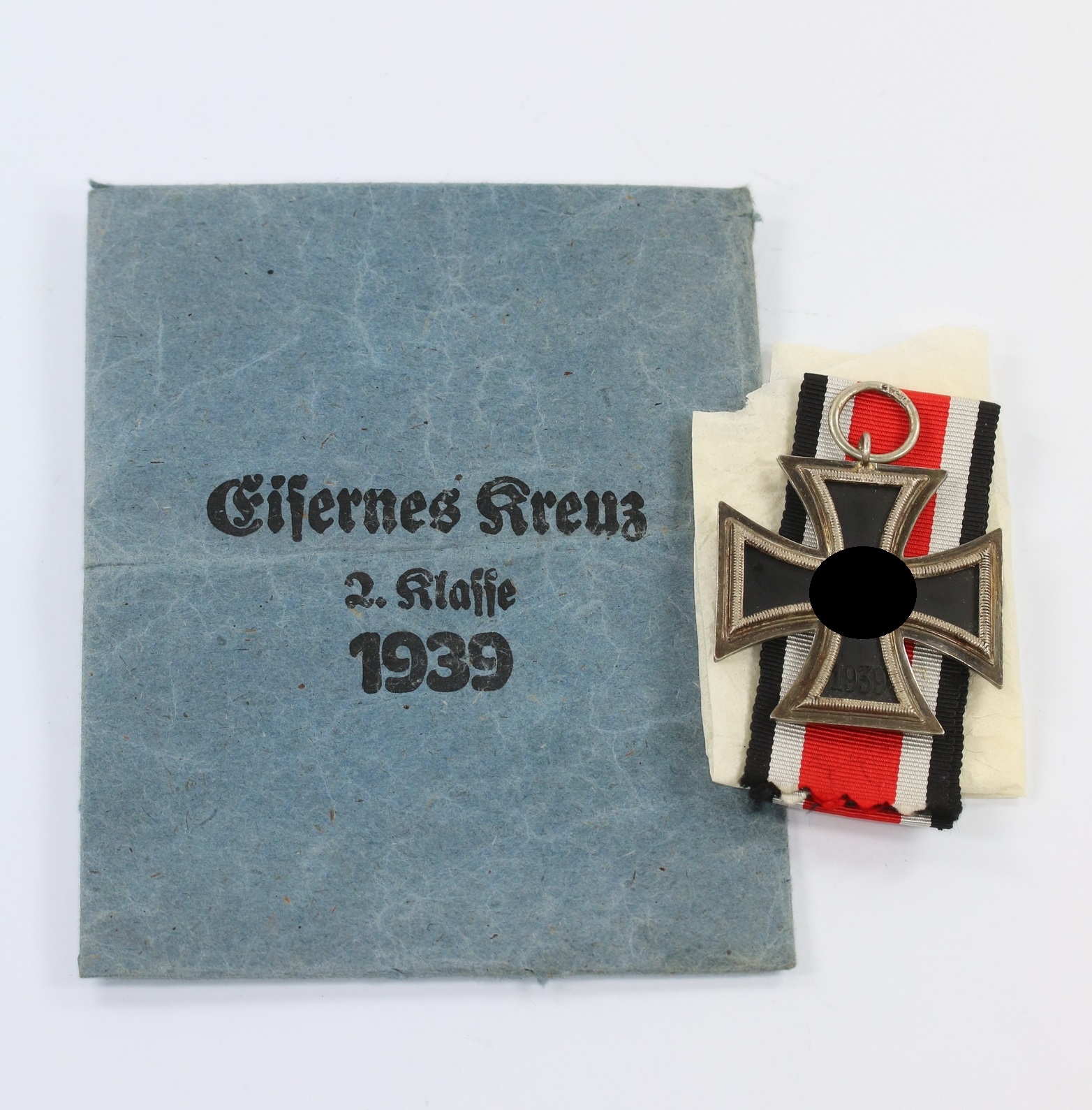Eisernes Kreuz 2. Klasse 1939, Hst. 120, in Verleihungstüte – Bild 1