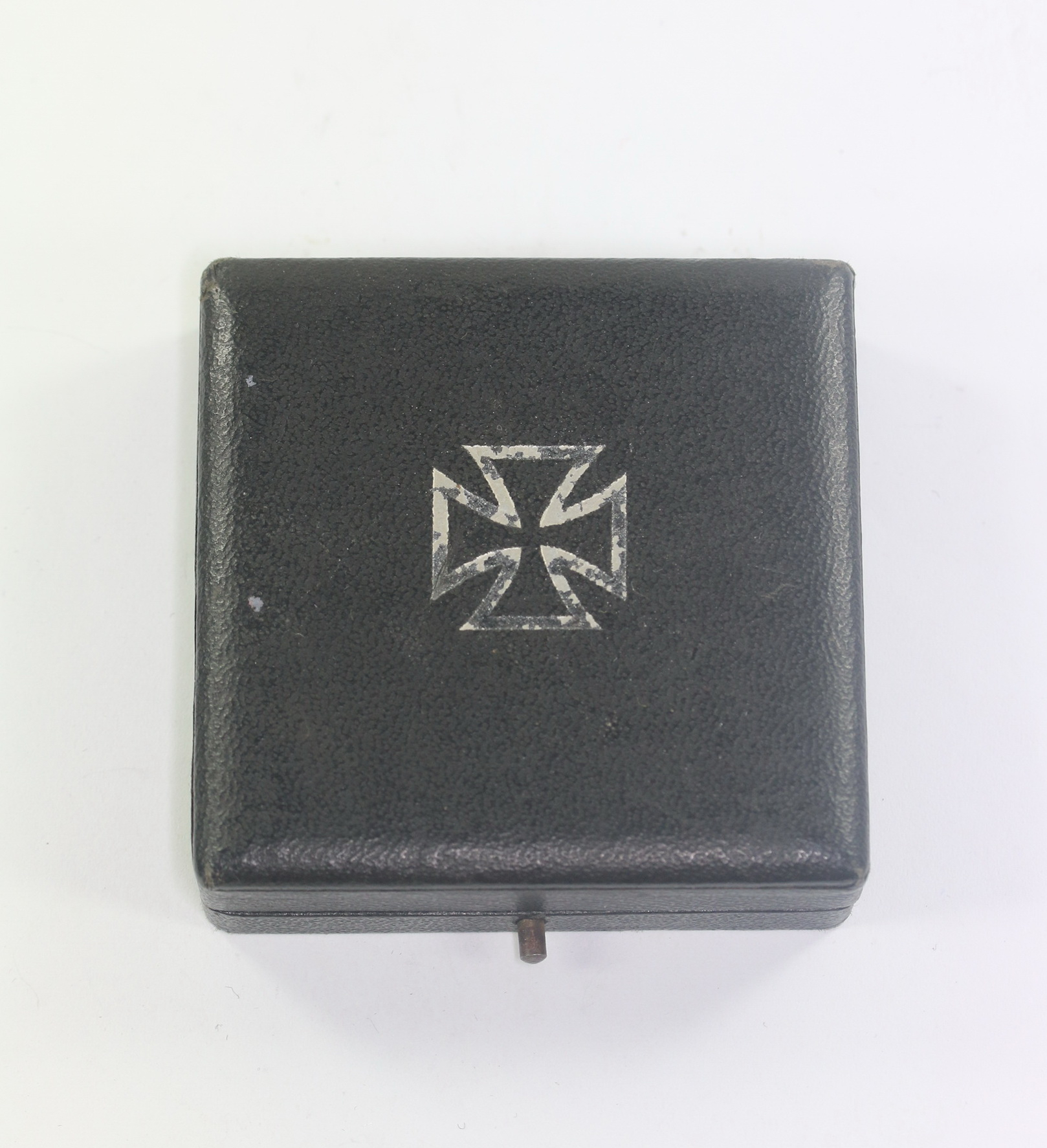 etui_eisernes_kreuz_1 Etui Eisernes Kreuz 1. Klasse 1939, flacher Deckel – Bild 1