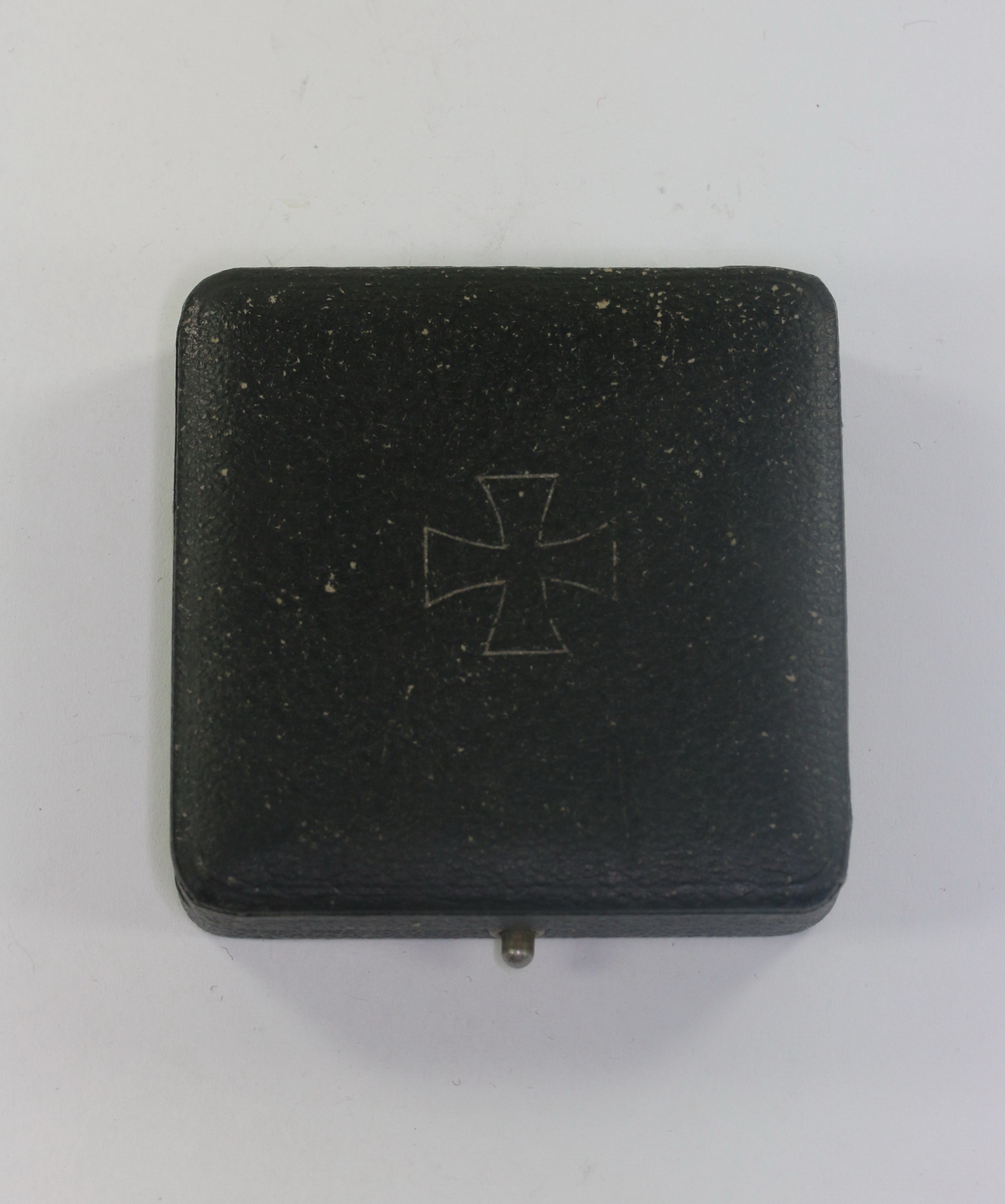 etui_eisernes_kreuz_1 Etui Eisernes Kreuz 1. Klasse 1939, flacher Deckel – Bild 1