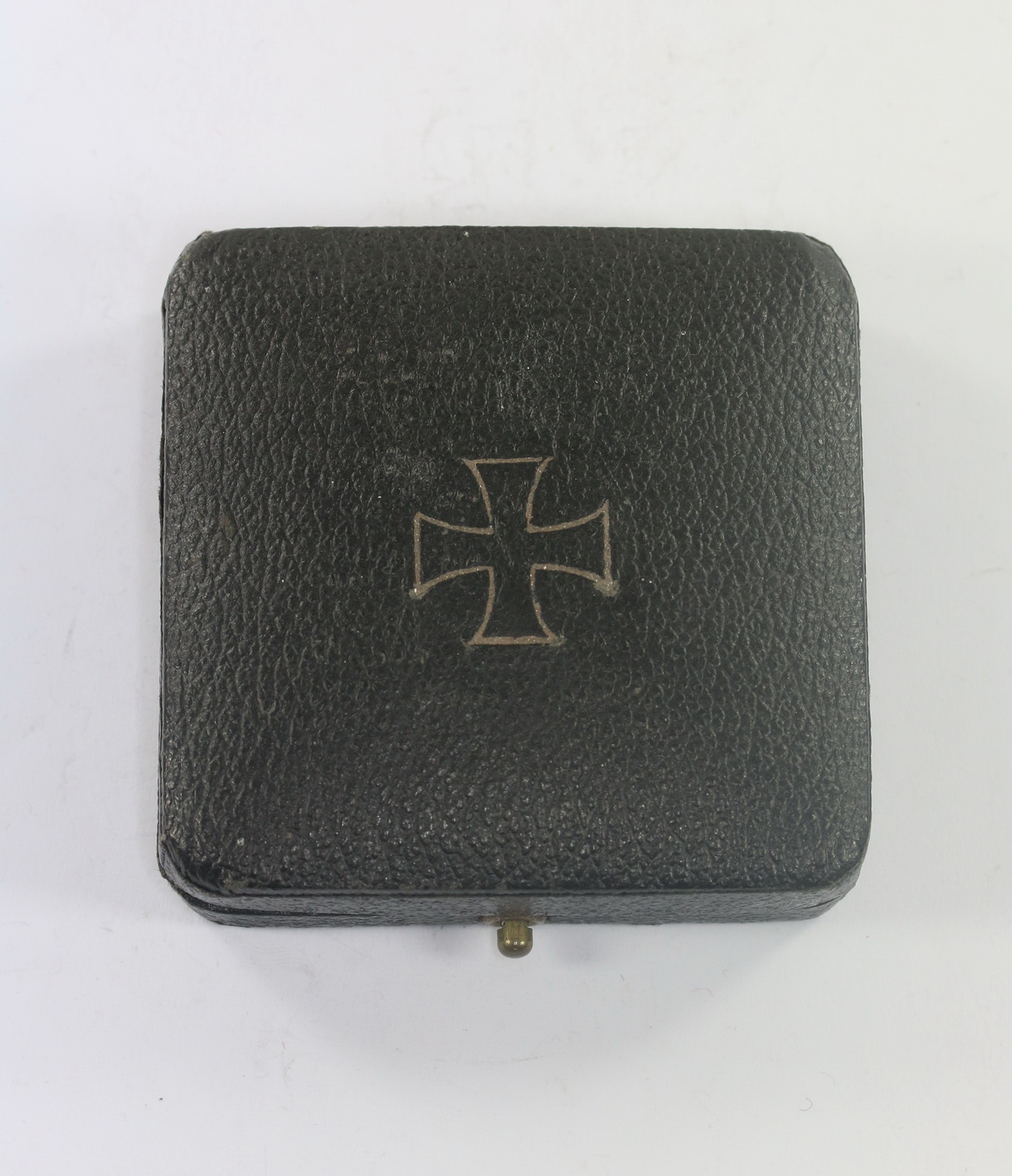 Etui Eisernes Kreuz 1. Klasse 1939, gewölbter Deckel – Bild 1
