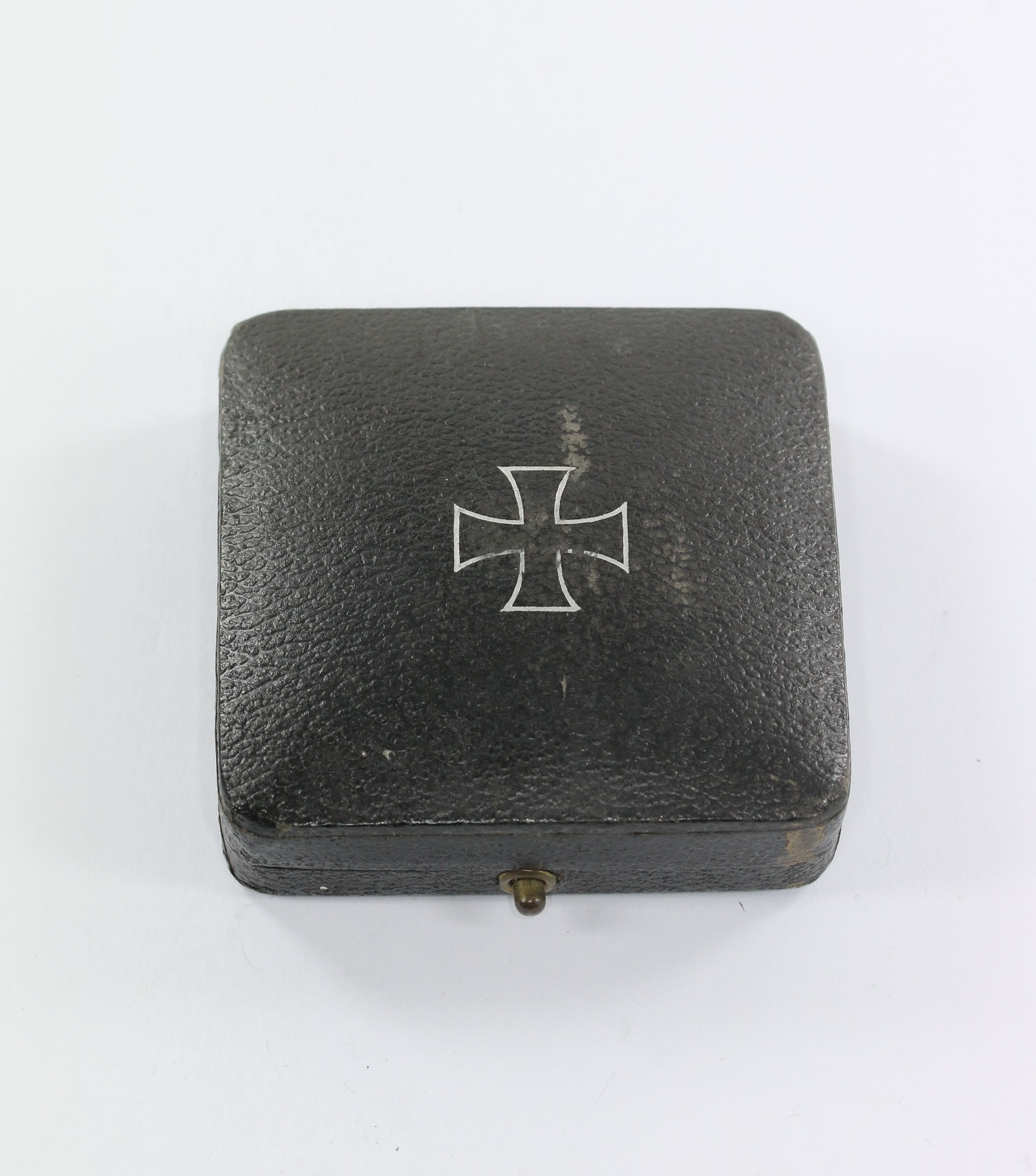 etui_eisernes_kreuz_1 Etui Eisernes Kreuz 1. Klasse 1939, gewölbter Deckel – Bild 1