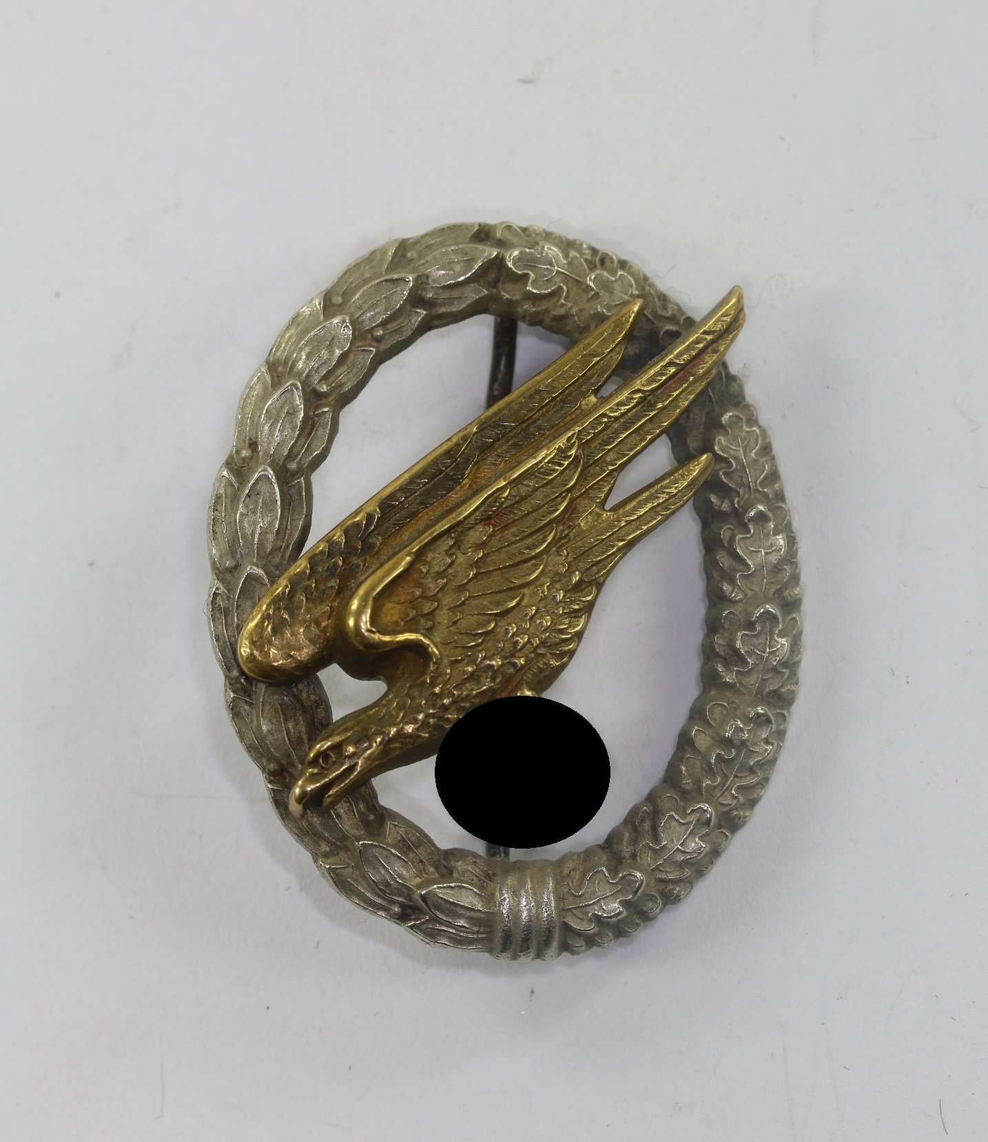 Fallschirmschützenabzeichen der Luftwaffe, Hst. C.E. Juncker Berlin S.W. – Bild 1