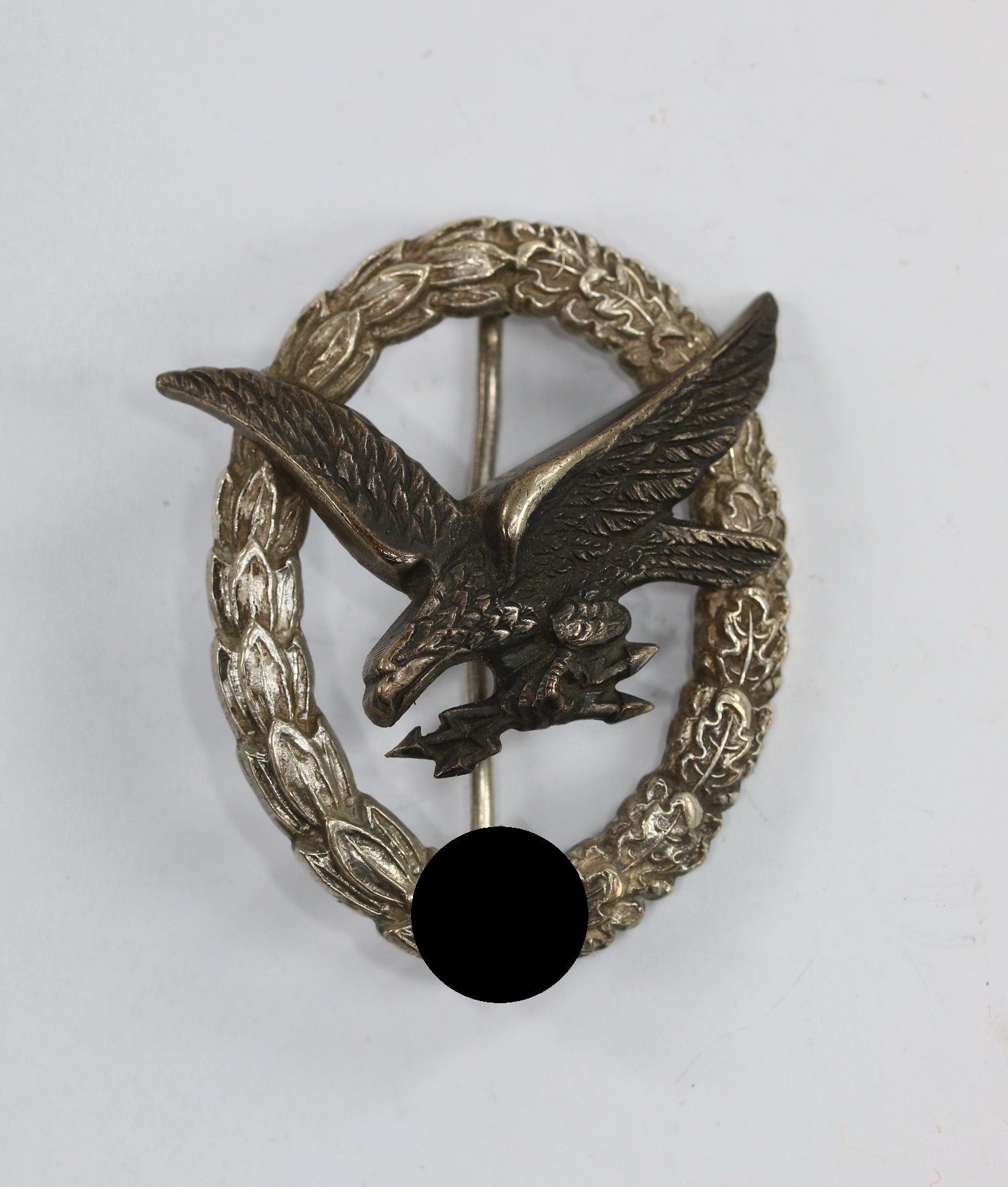 fliegersch_tzenabzeichen_der_luftwaffe_mit_blitzb_ndel_hst Fliegerschützenabzeichen der Luftwaffe mit Blitzbündel, Hst. BSW (Kleeblatt) – Bild 1