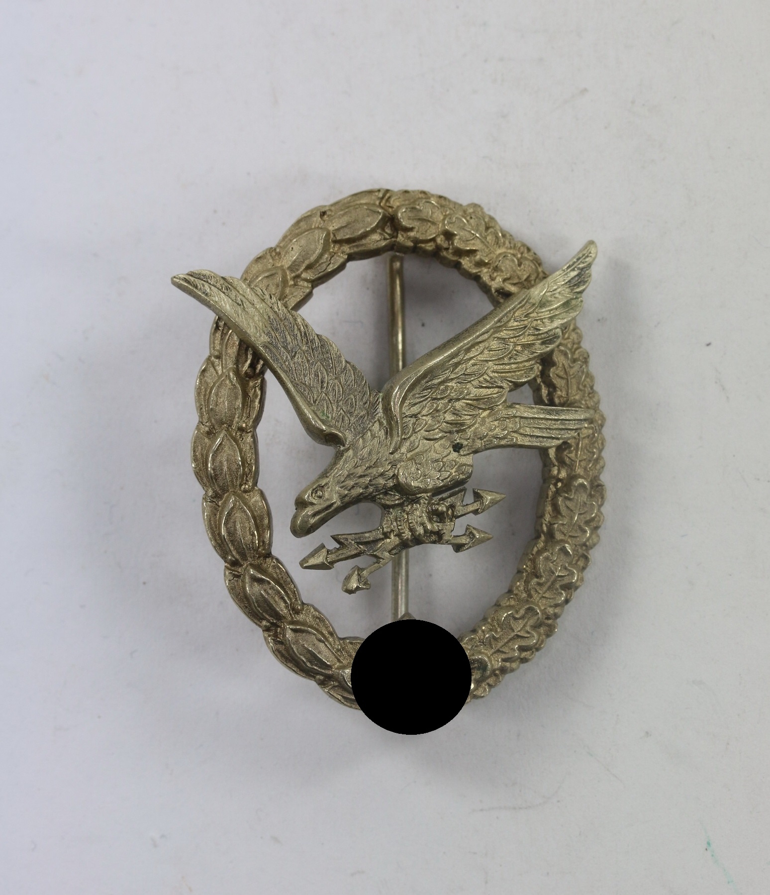  Fliegerschützenabzeichen der Luftwaffe mit Blitzbündel, Hst. Jimme & Sohn Berlin, Neusilber (!) – Bild 1
