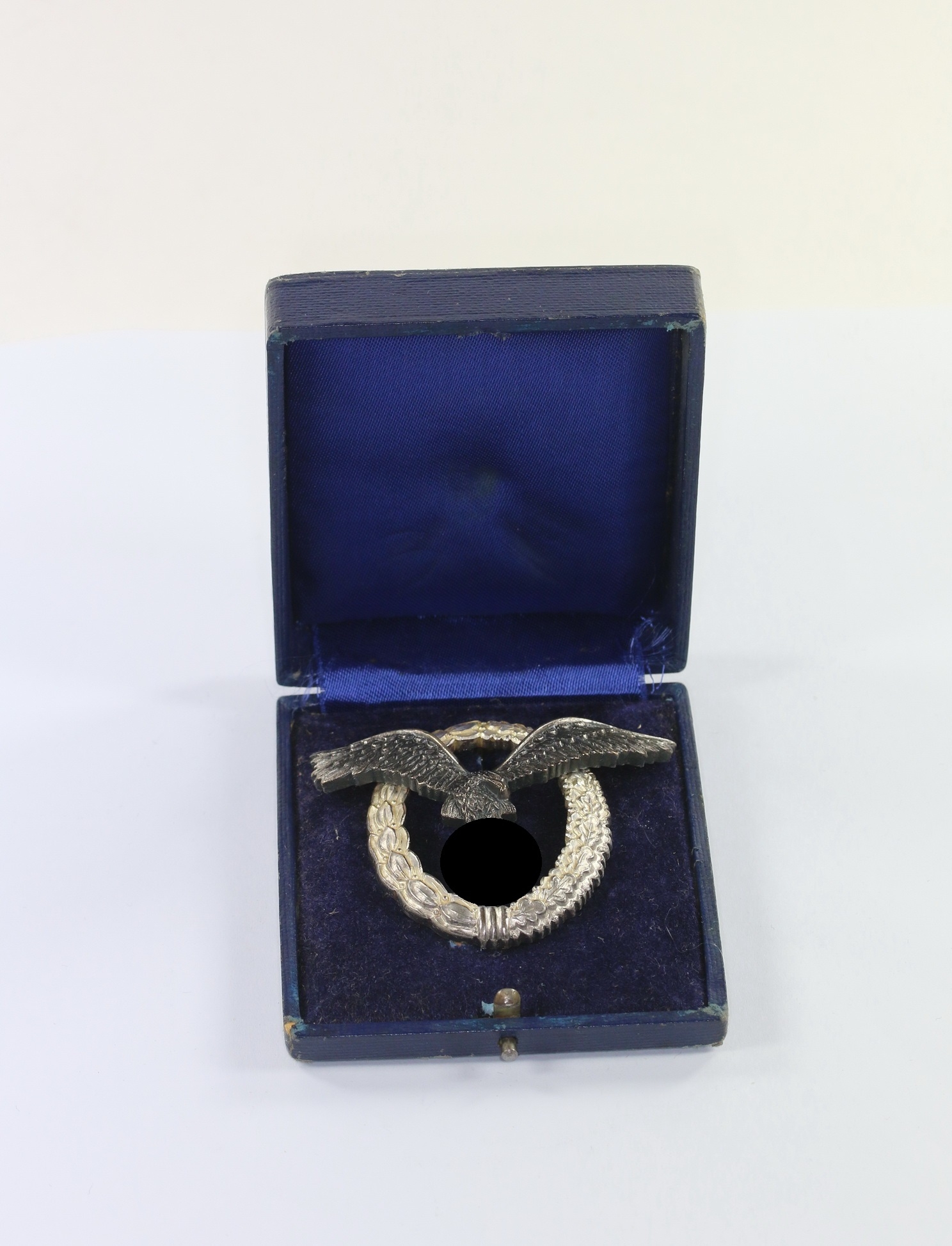 Flugzeugführerabzeichen der Luftwaffe, Hst. B&NL, im Etui – Bild 1