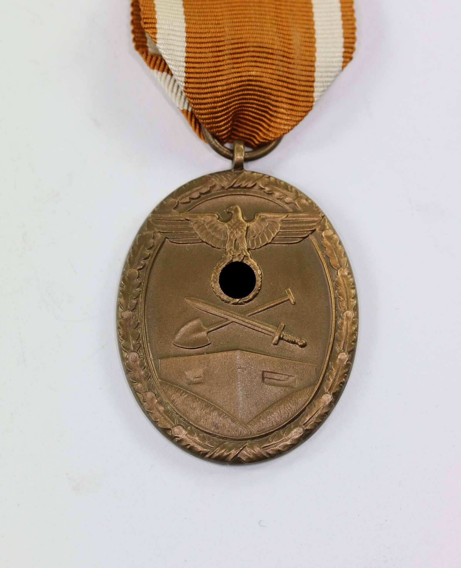 fuer_arbeit_zum_schutze_deutschlands_1__1_1 Deutsches Schutzwall Ehrenzeichen, "Für Arbeit zum Schutze Deutschlands" – Bild 1