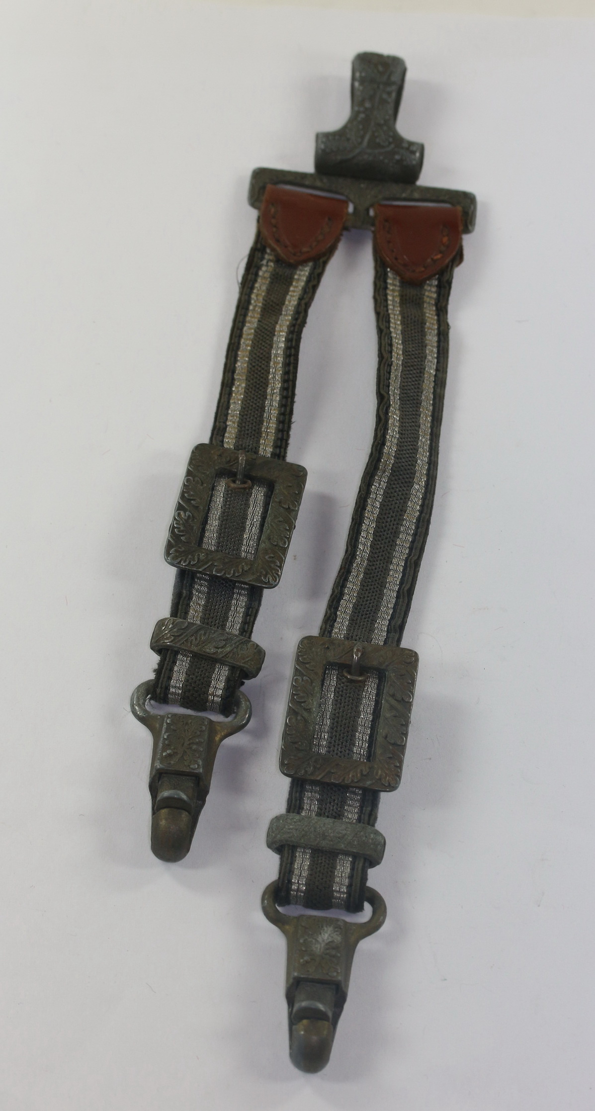 geh_nge_f_r_einen_luftwaffen_offiziersdolch_1__1 Gehänge für einen Luftwaffen Offiziersdolch – Bild 1