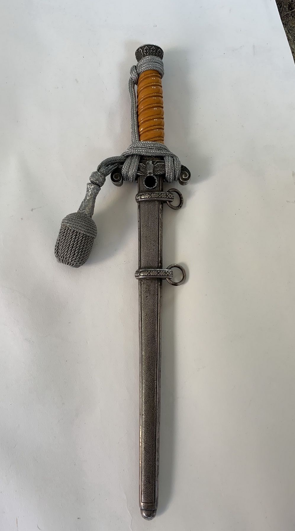 heeres_offiziersdolch_hersteller_siegfried_waffen_solingen_mit_portepee_1__1 Heeres Offiziersdolch, Hst. Siegfried Waffen Solingen, mit Portepee – Bild 1