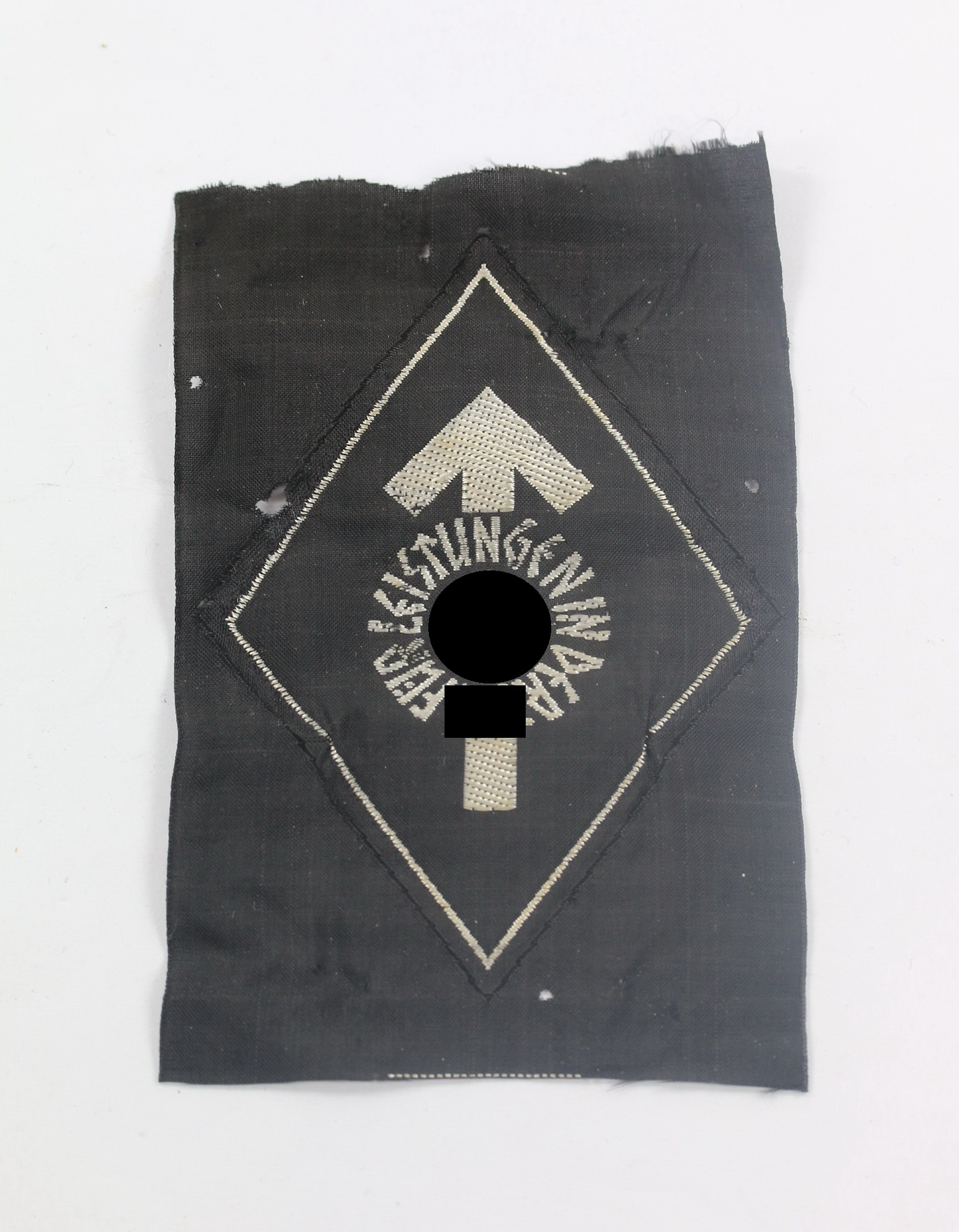 hitlerjugend_hj_leistungsabzeichen_in_silber_stoff_mit_rzm_etikette_m4134_1__1_2 Hitlerjugend (HJ), Leistungsabzeichen in Silber, Stoff, mit RZM Etikette M4/134 – Bild 1