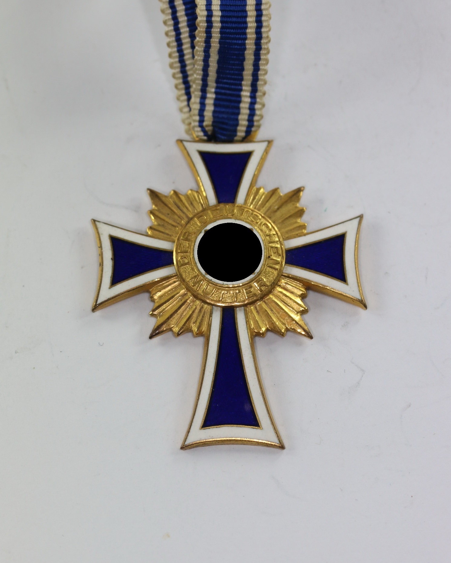 img_0049_bildgr_e_ndern_2 Mutterkreuz in Gold – Bild 1